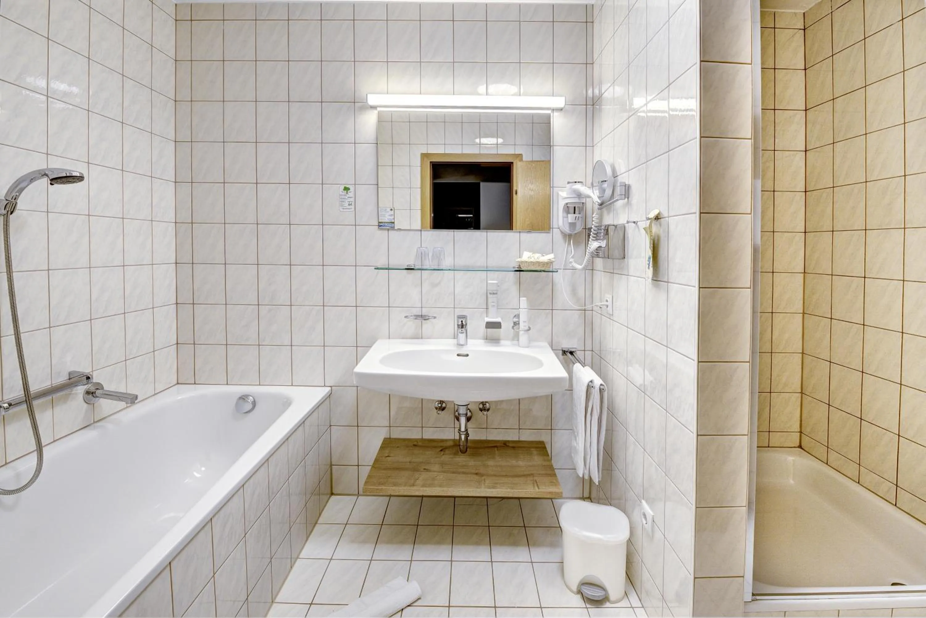 Shower in Hotel Unterhof