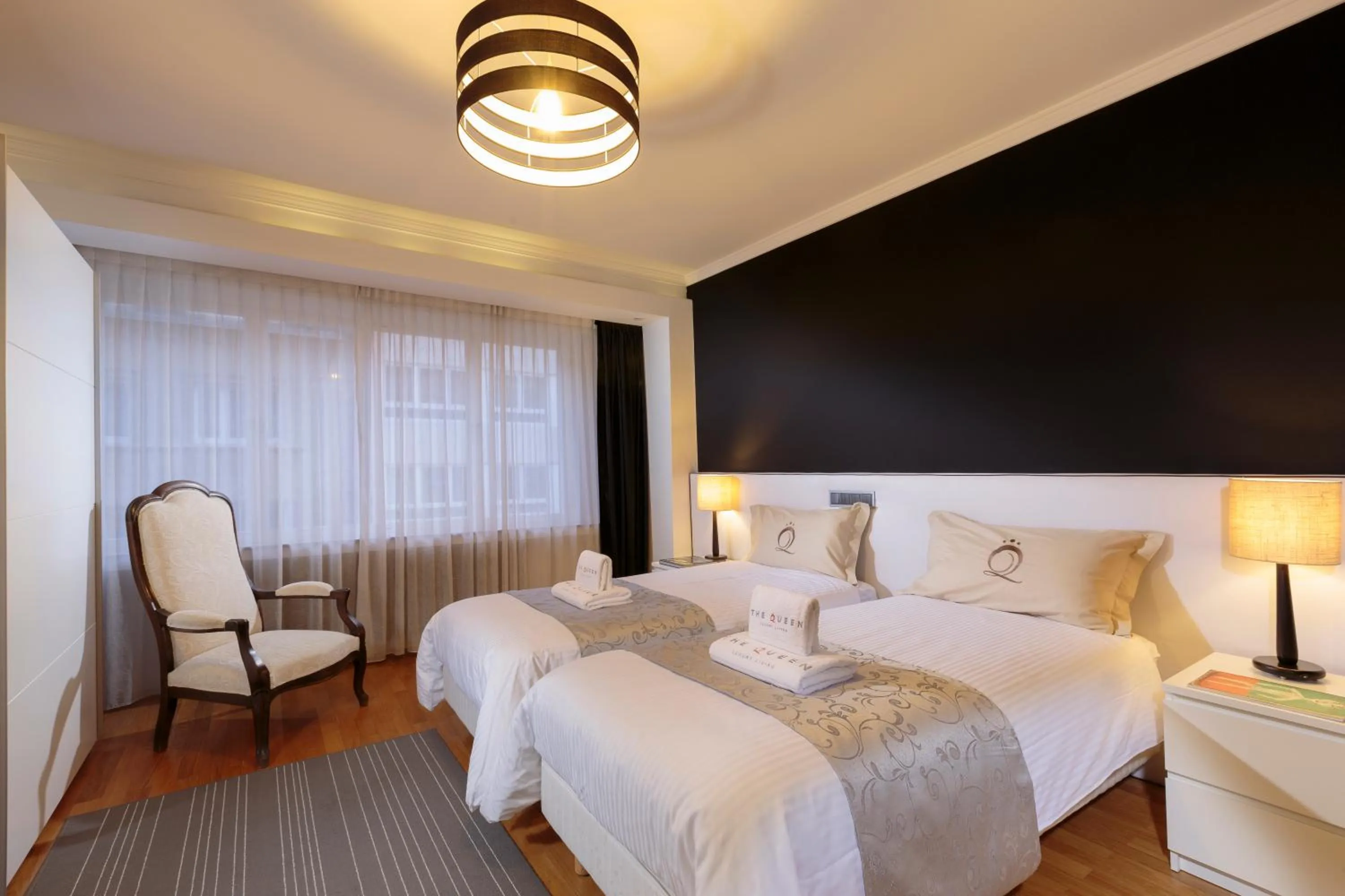 Bedroom, Bed in The Queen Luxury Apartments - Villa Carlotta