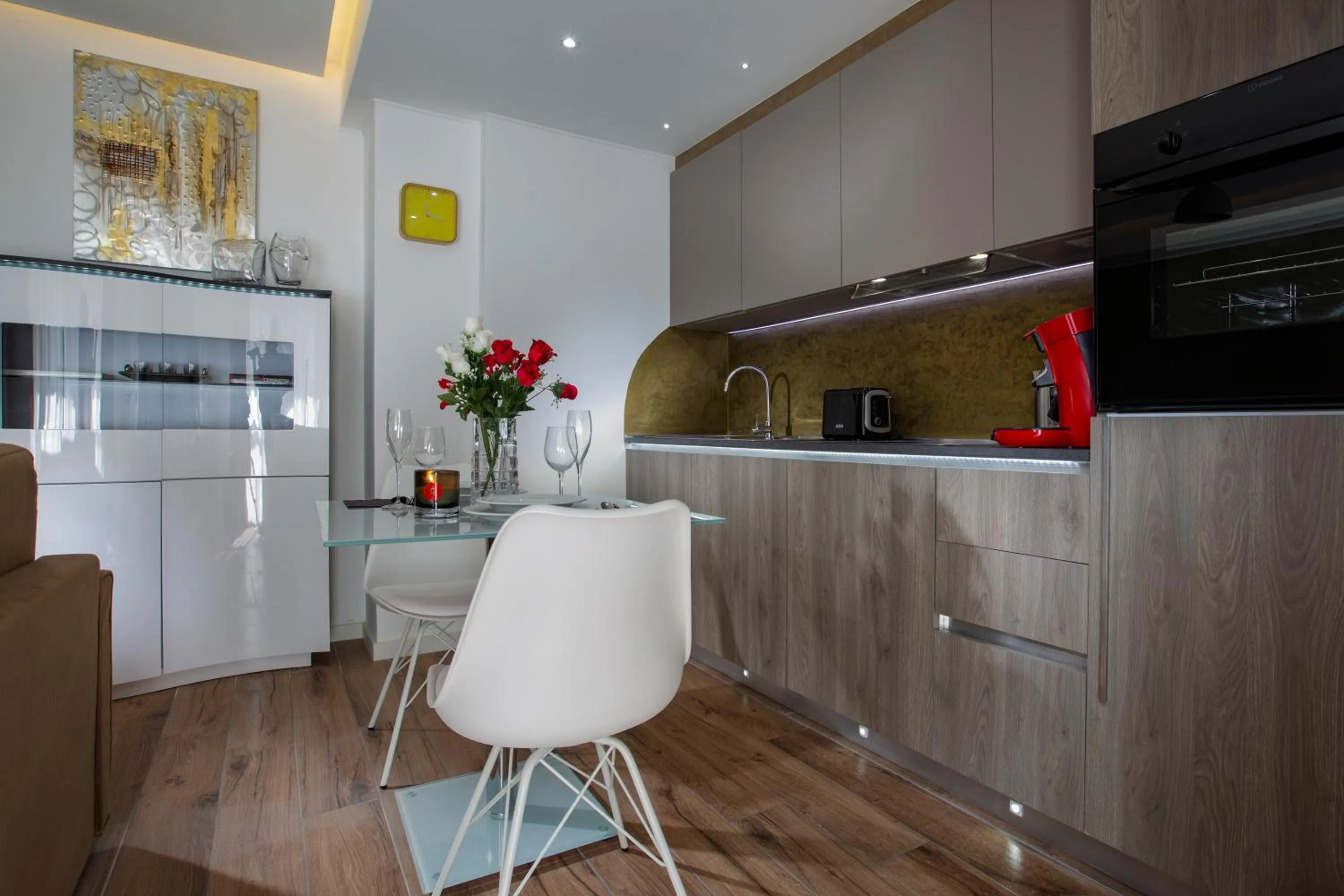 Kitchen or kitchenette in The Queen Luxury Apartments - Villa Carlotta