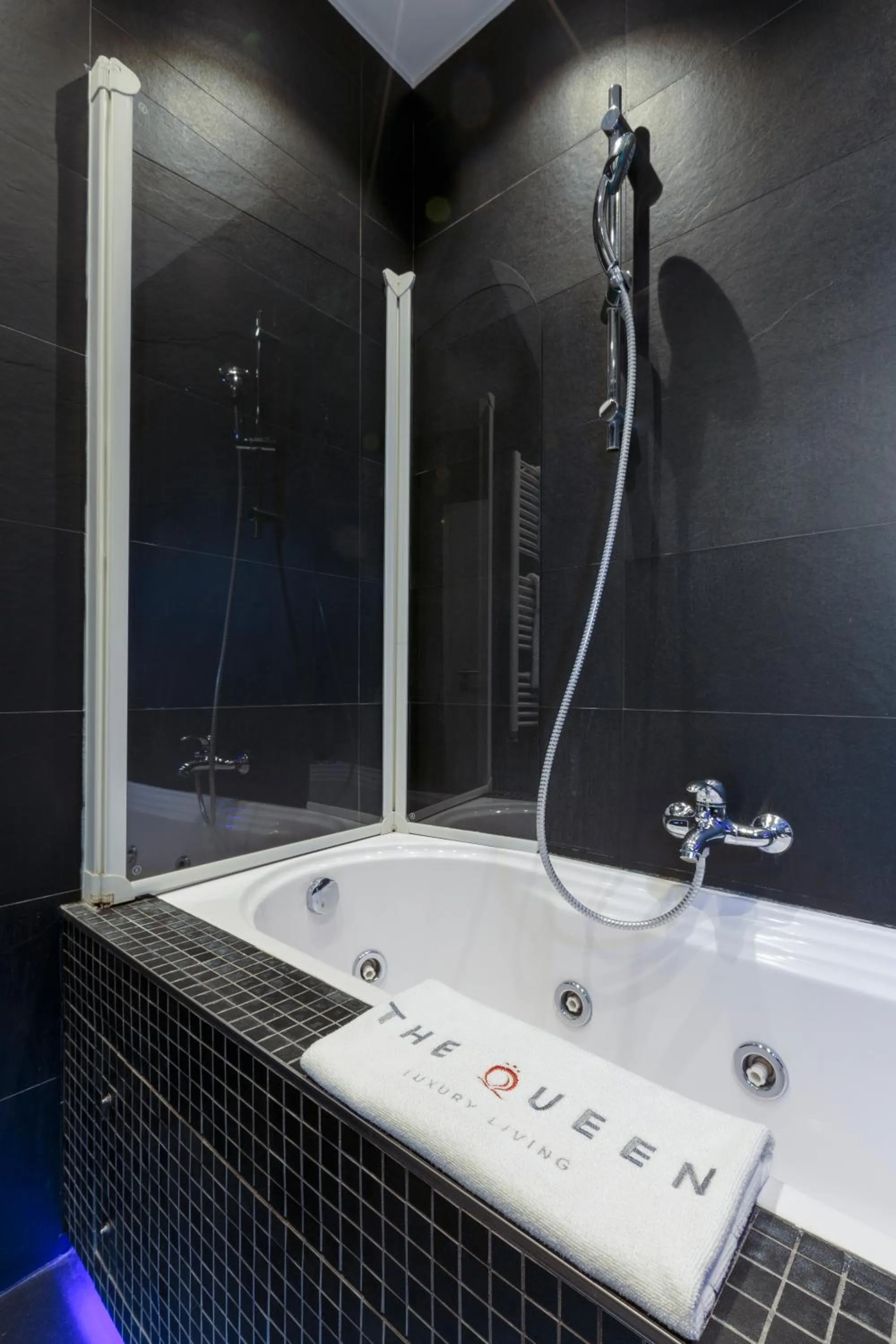 Bathroom in The Queen Luxury Apartments - Villa Carlotta