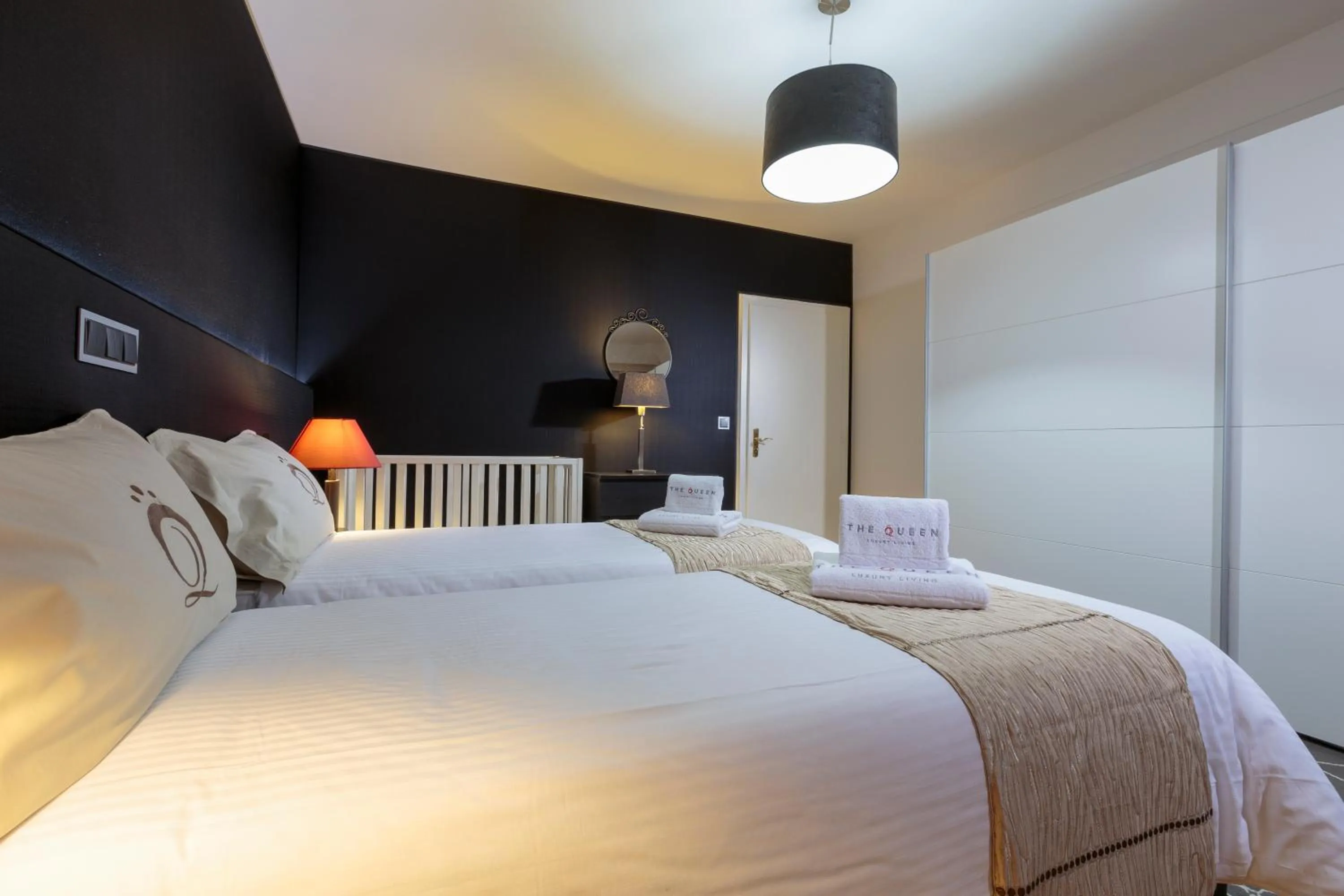 Bedroom, Bed in The Queen Luxury Apartments - Villa Carlotta