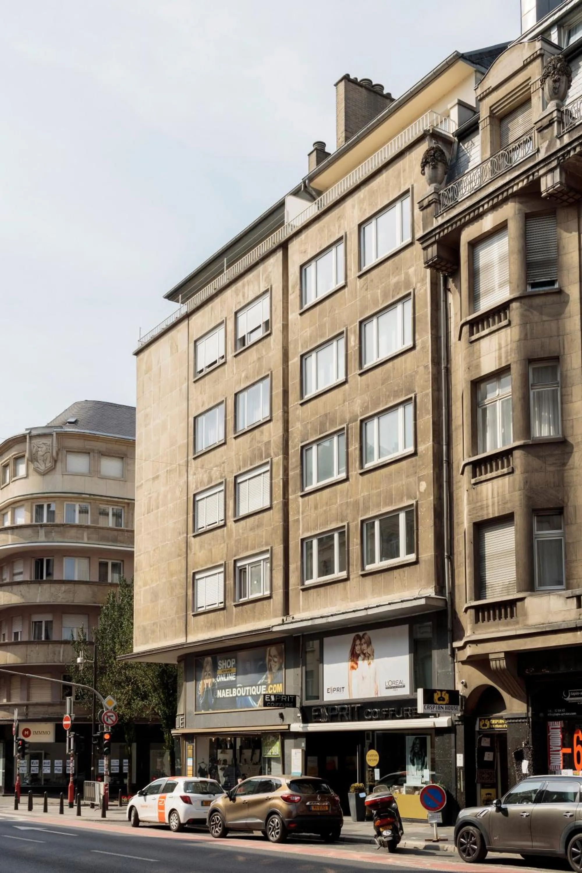 Property building in The Queen Luxury Apartments - Villa Carlotta