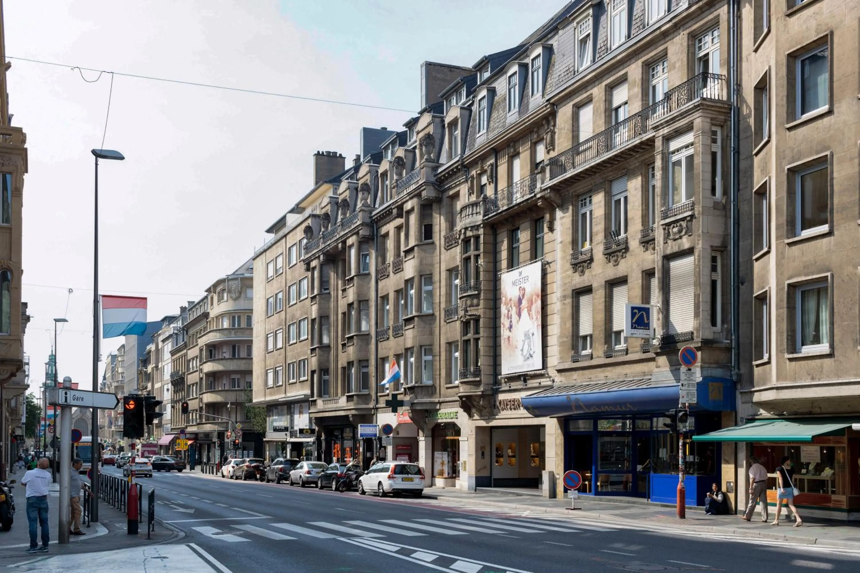 Property building in The Queen Luxury Apartments - Villa Carlotta