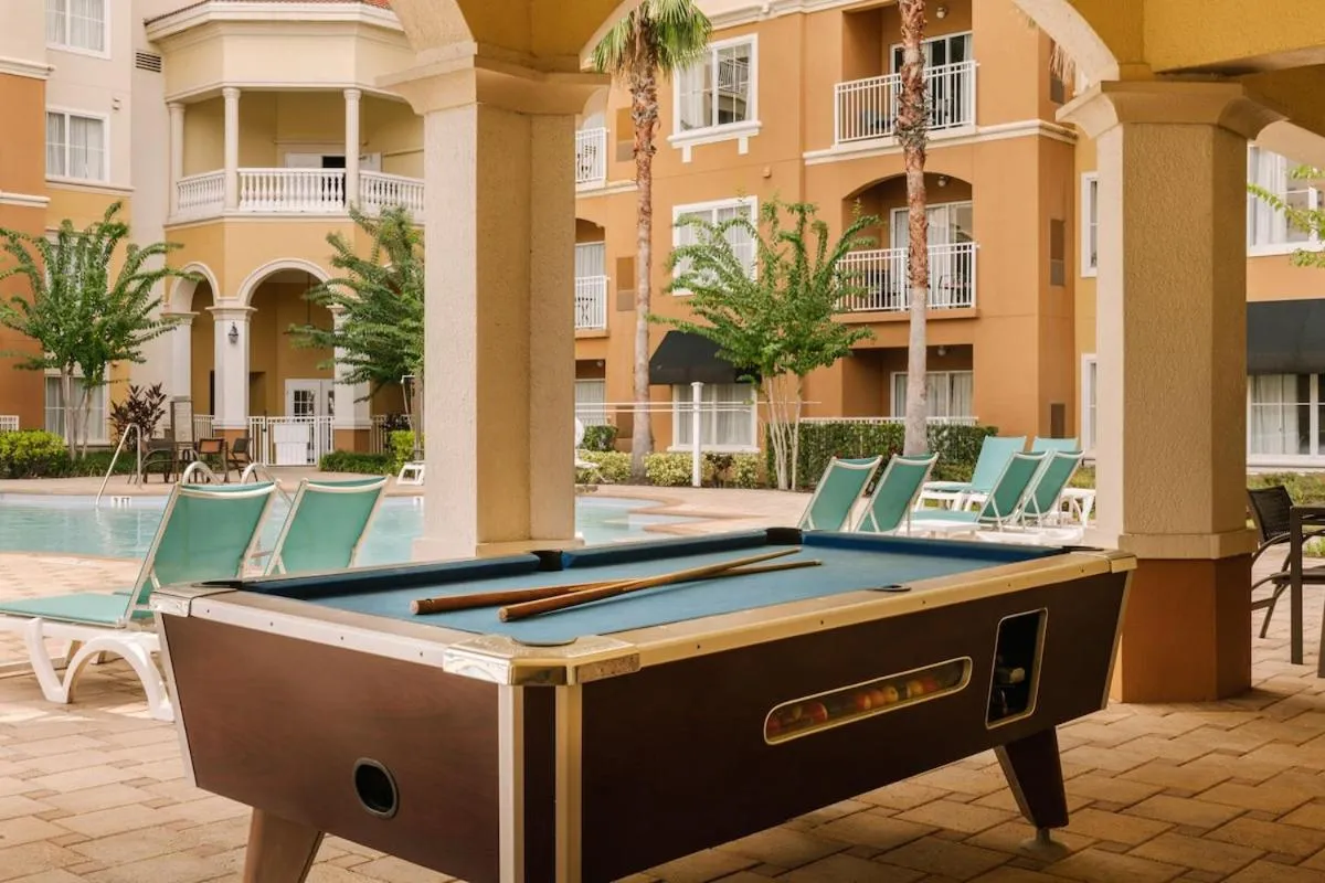 Billiard in The Point by Edge