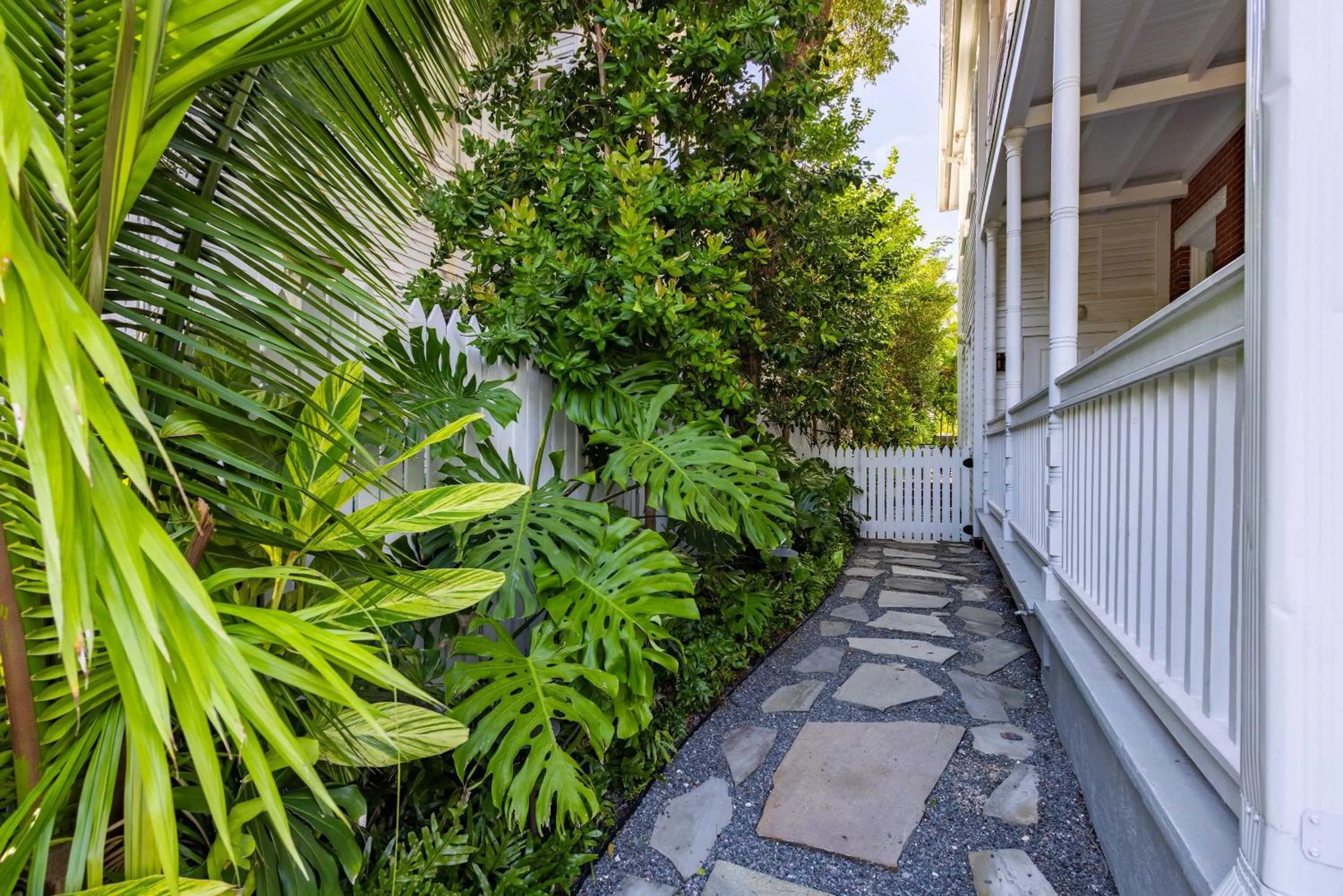 Yellow Room at Grand Maloney