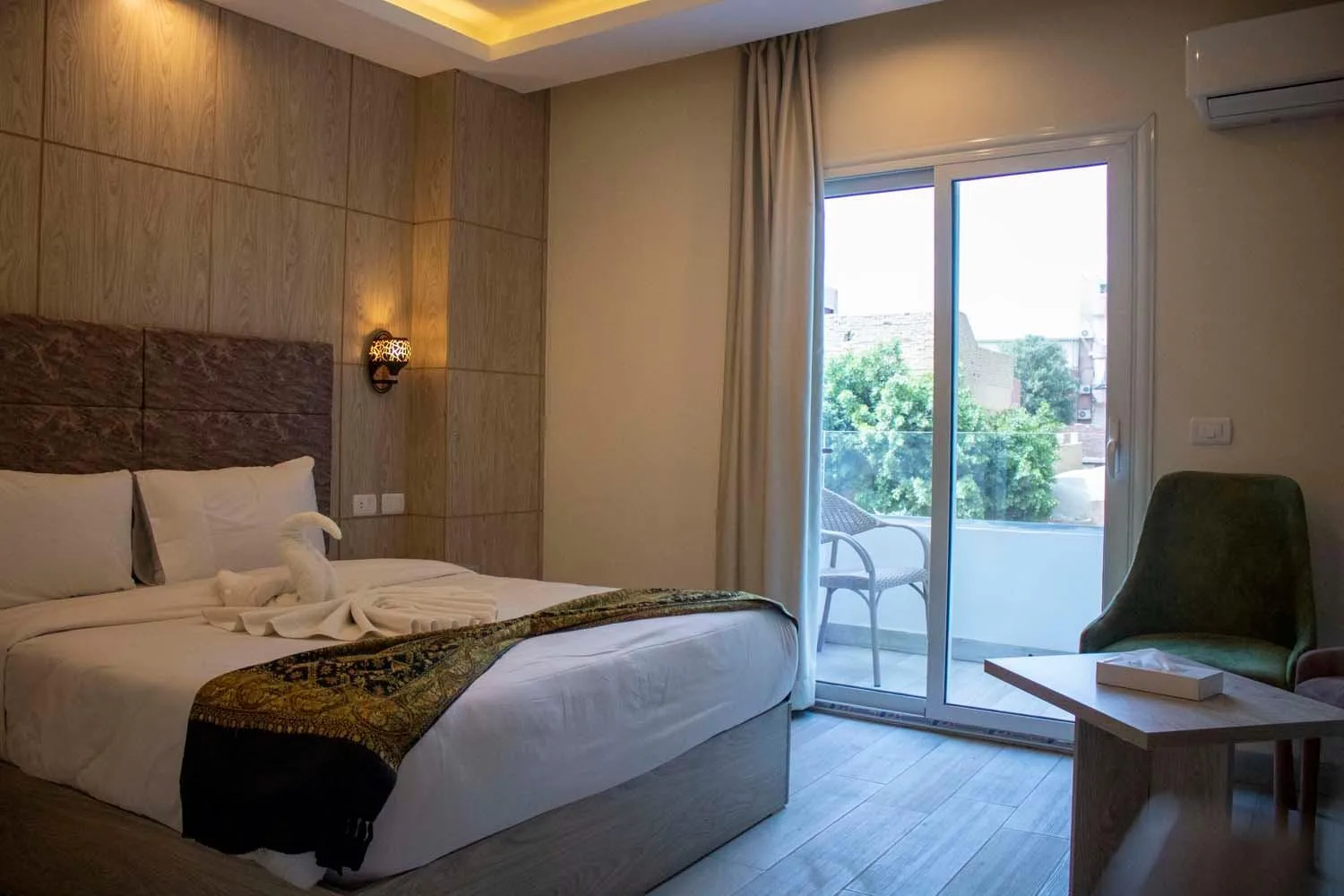 Bed in Nine Pyramids View Hotel