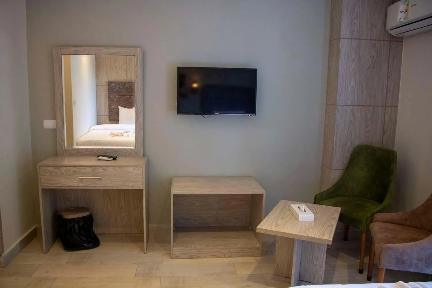 Nine Pyramids View Hotel