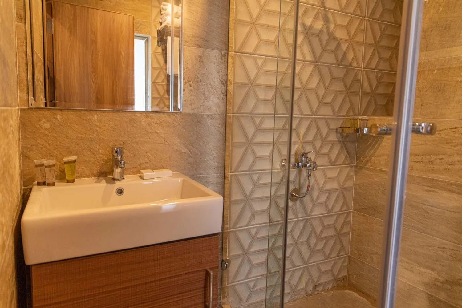 Nine Pyramids View Hotel