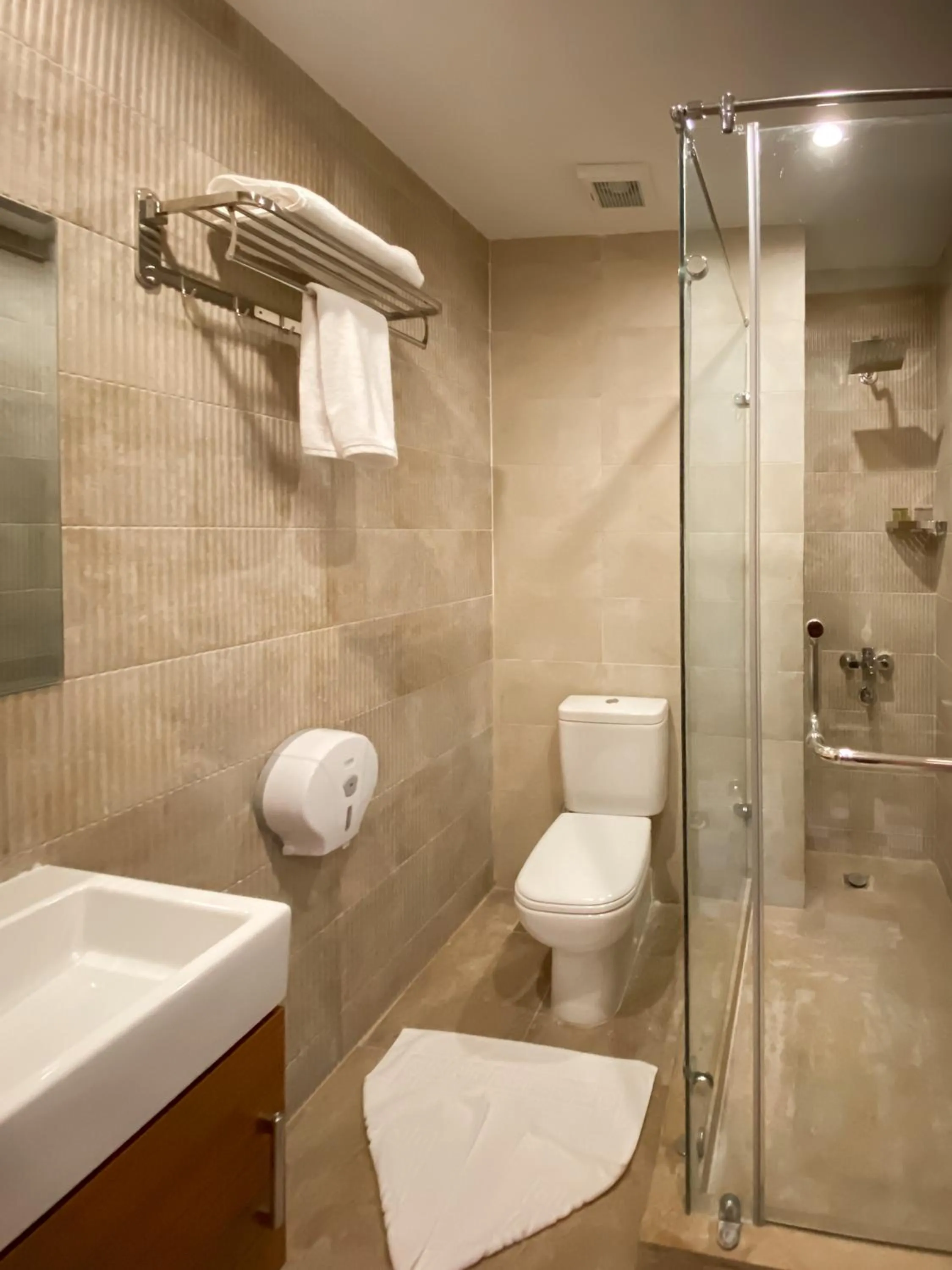 Nine Pyramids View Hotel