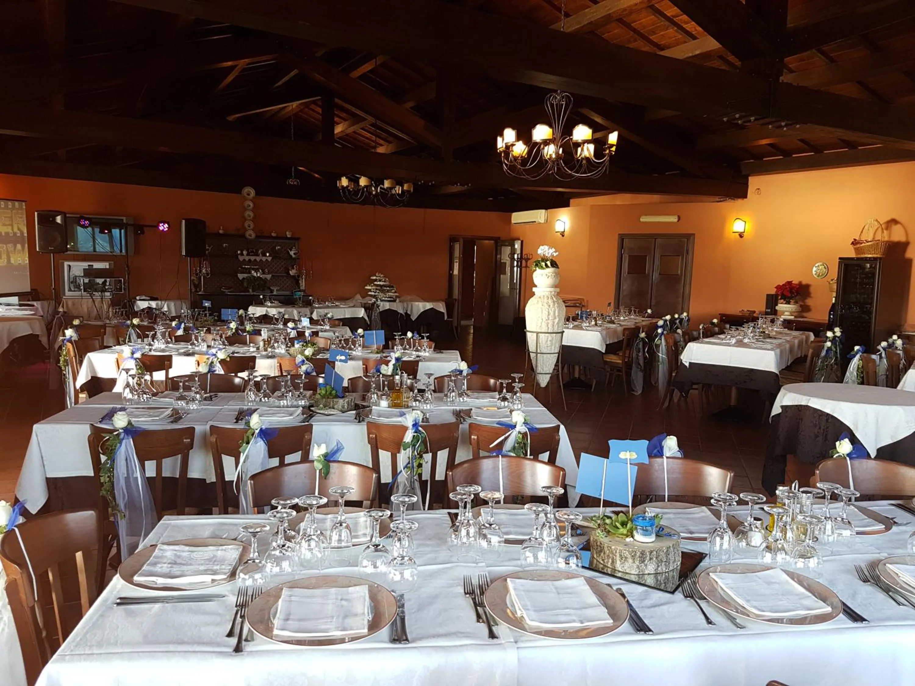 Restaurant/places to eat in Hotel Sardus Pater