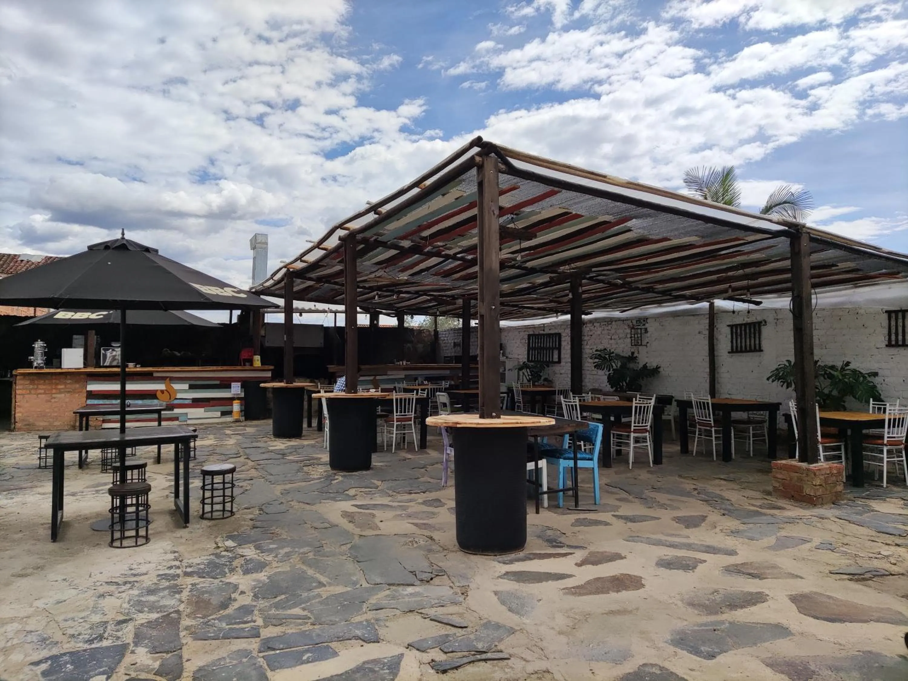 Restaurant/places to eat in Laureles de la Villa