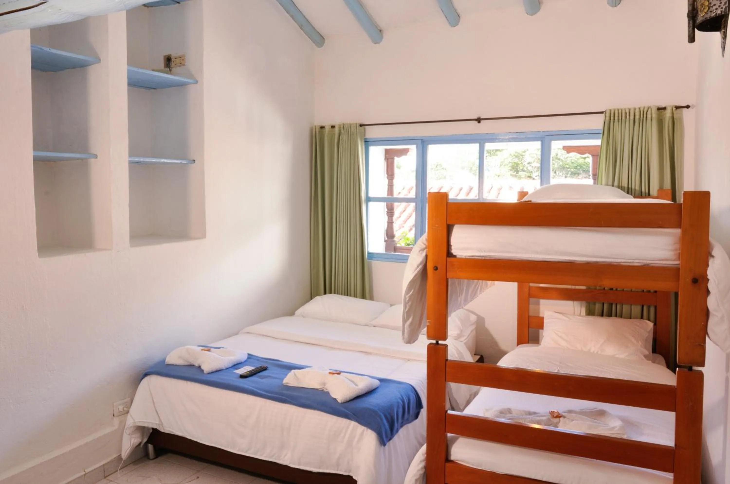 bunk bed, Bed in Laureles de la Villa