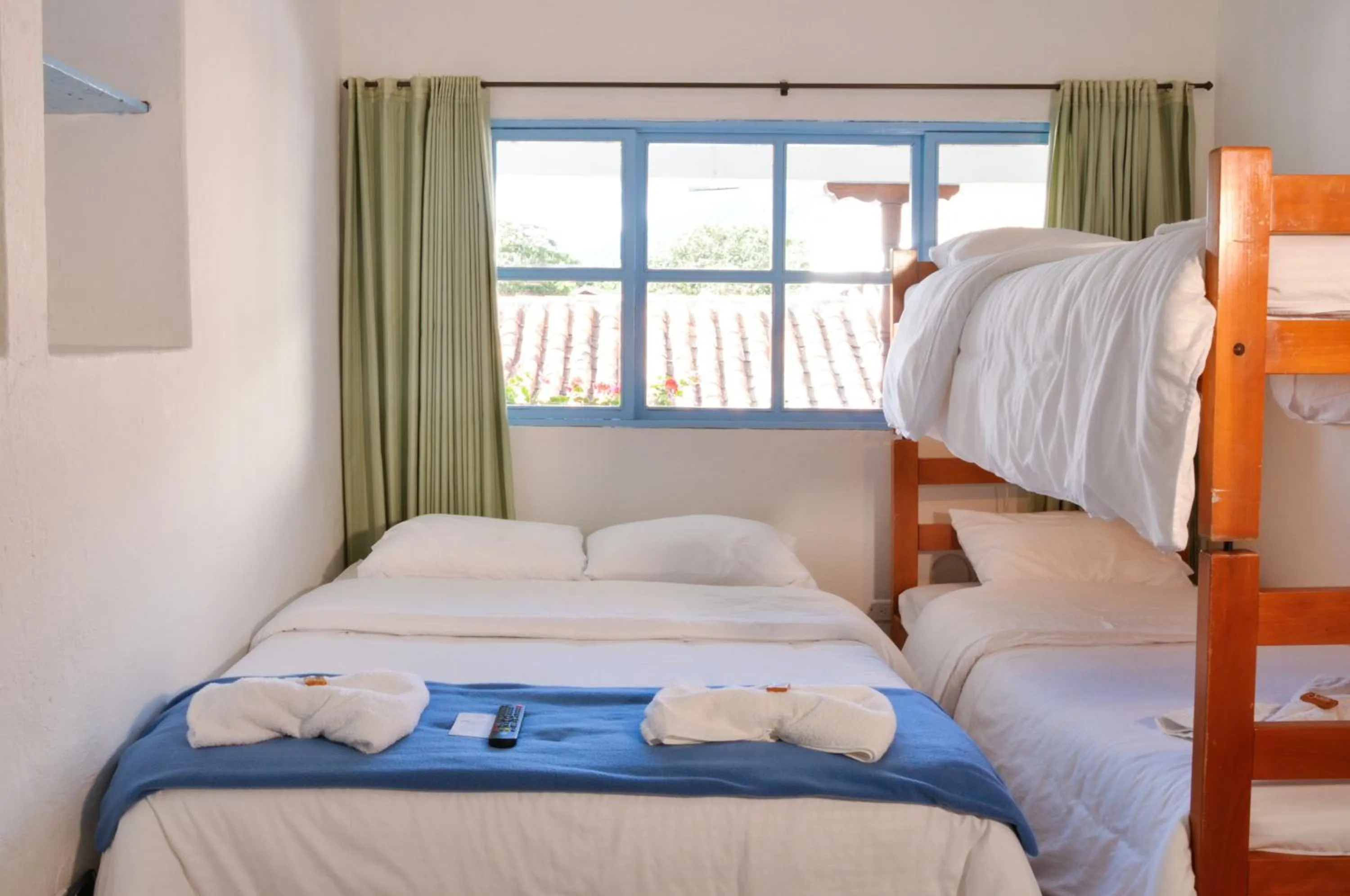 Photo of the whole room, Bed in Laureles de la Villa