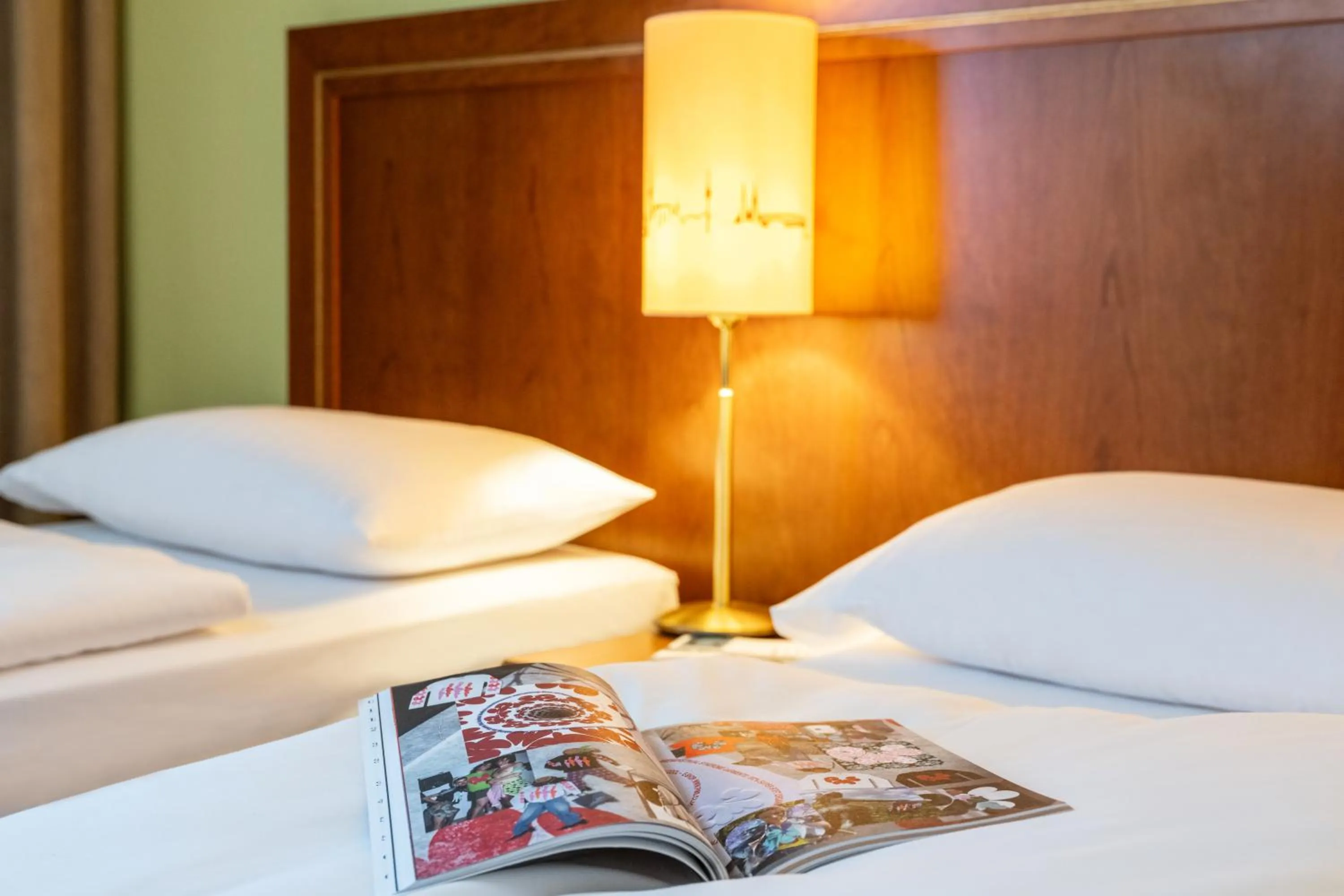 Bedroom, Bed in Hotel Mercure Wien Westbahnhof