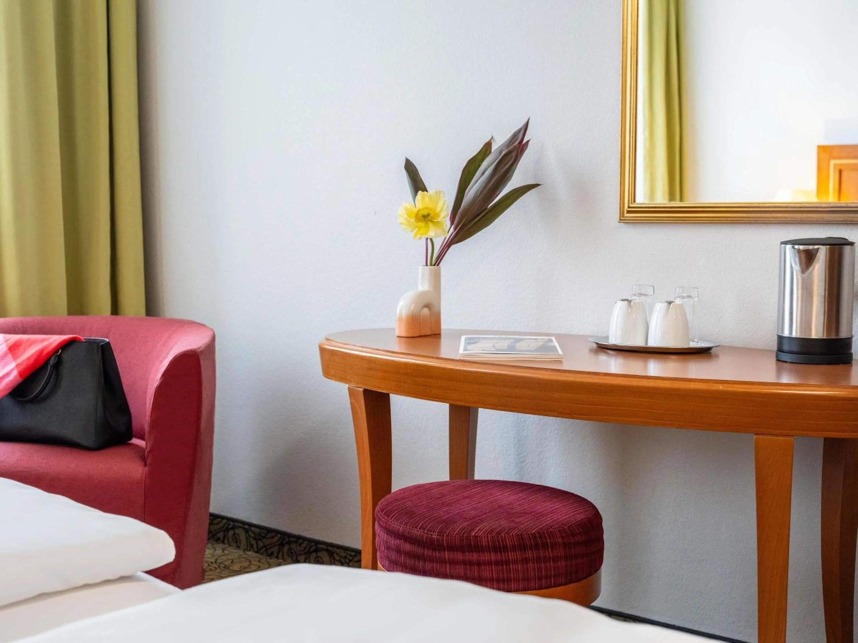 Bedroom, Bed in Hotel Mercure Wien Westbahnhof