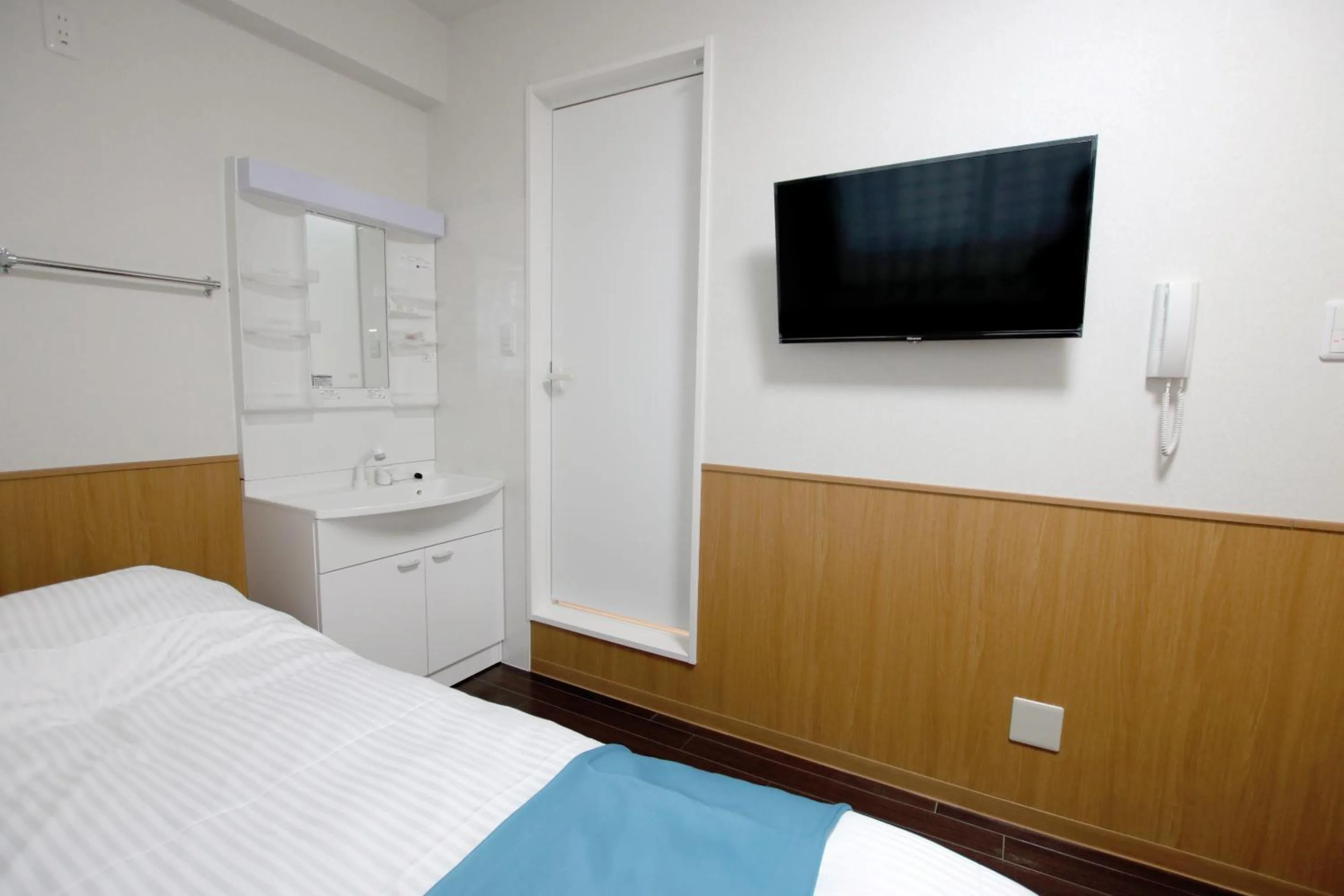 Photo of the whole room, Bed in Phoenix Ryukyu Henzanbaru -SEVEN Hotels and Resorts-