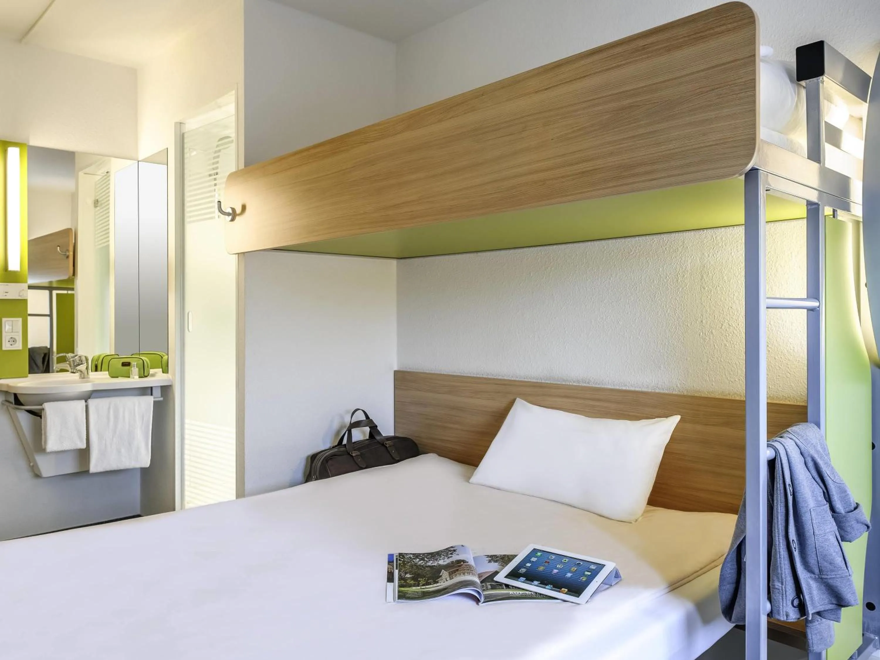 Bedroom, Bed in ibis budget Ulm City