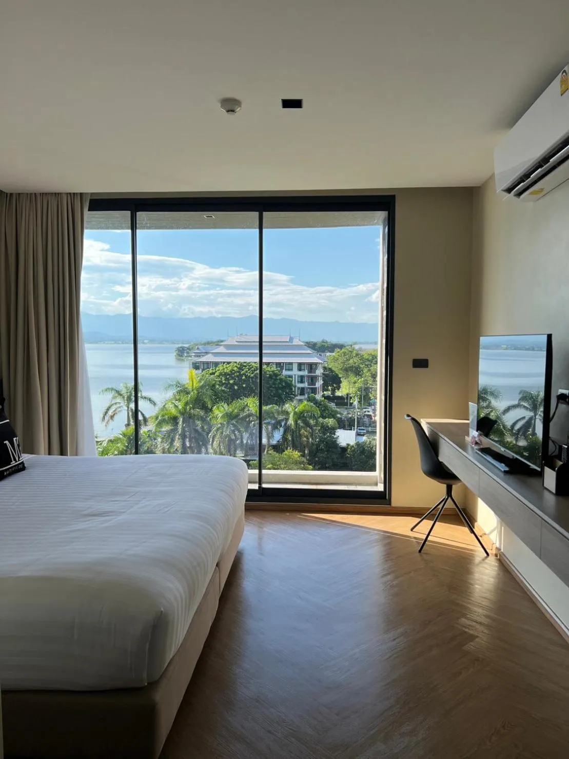 Bed in M2 Hotel Waterside