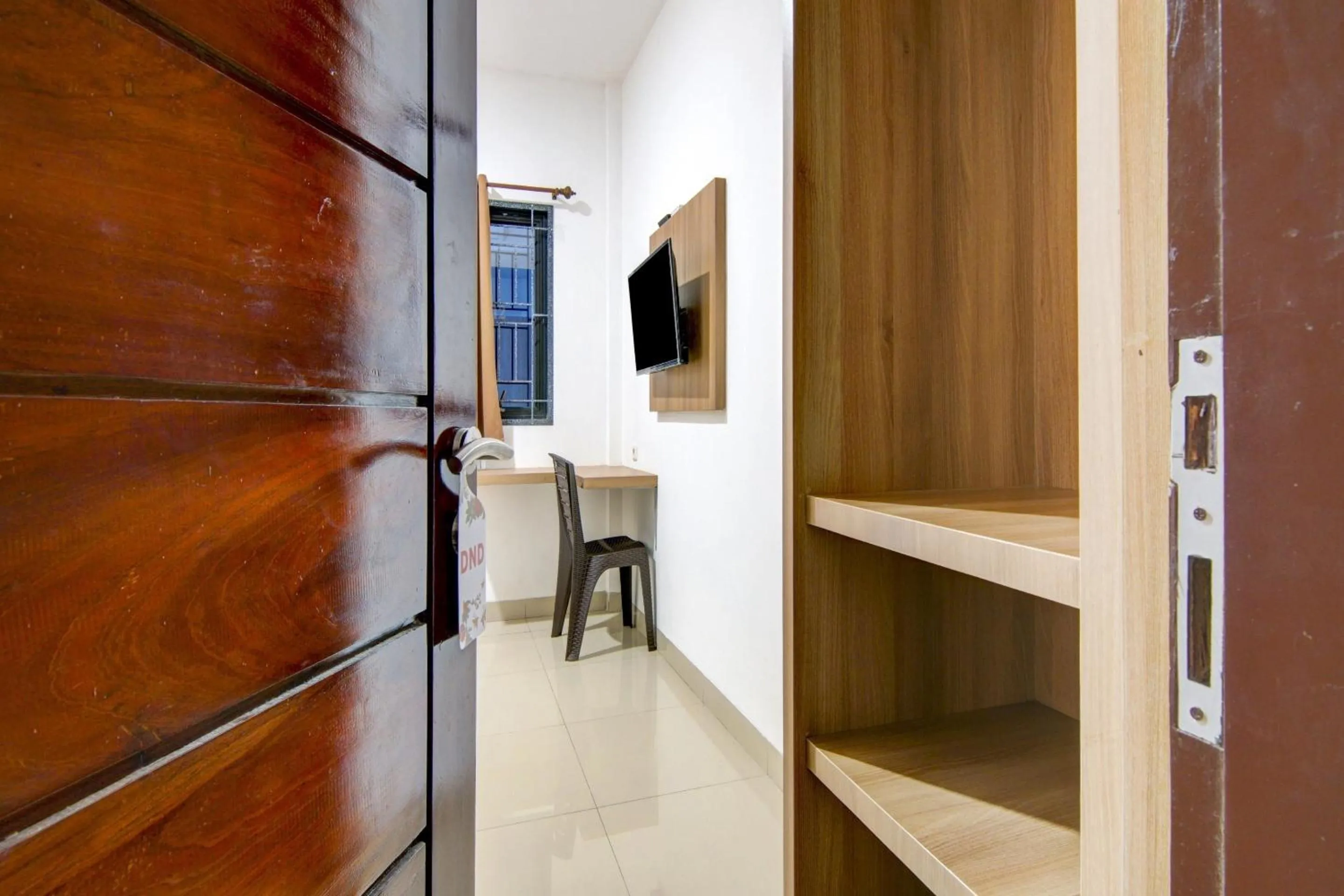 Bedroom in OYO 90233 The Shine Residence