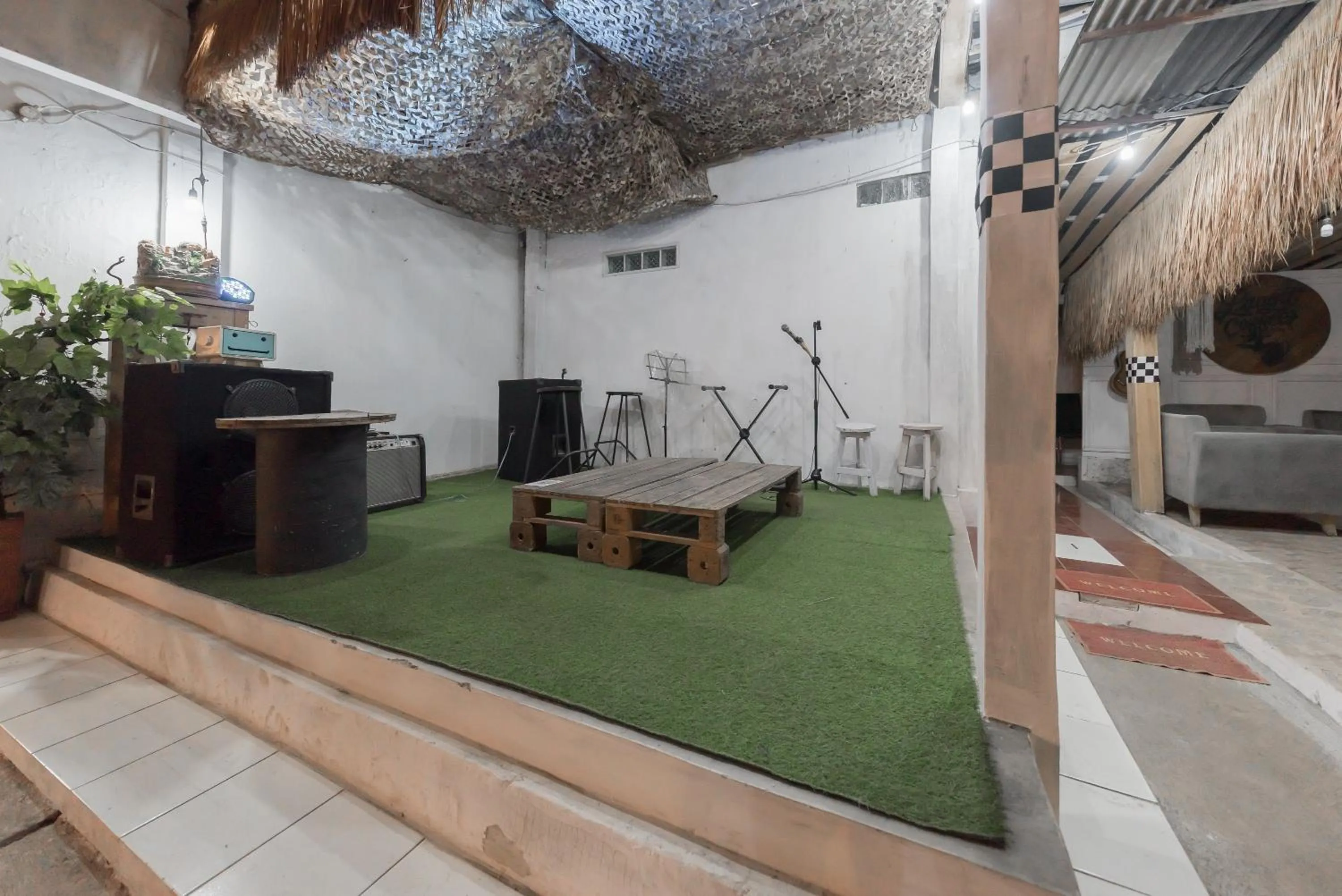 Property building in RedDoorz near Terminal Pasir Hayam Cianjur