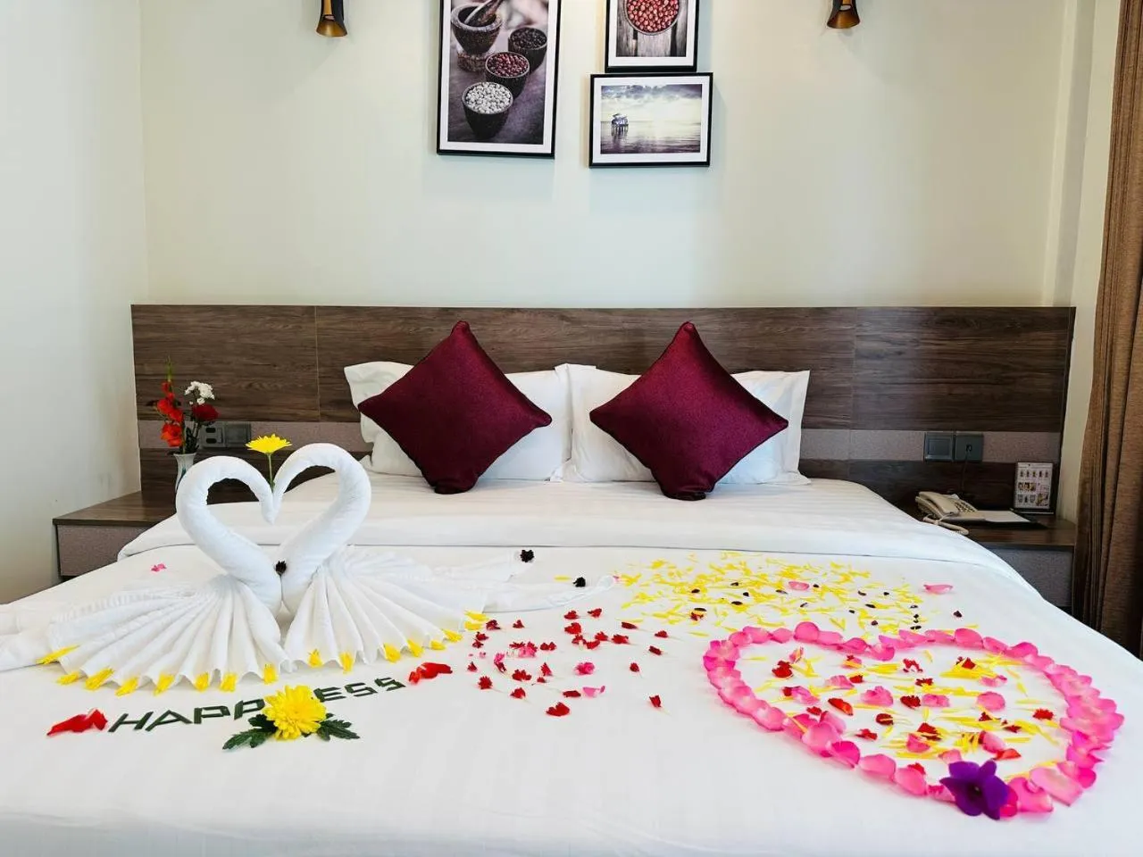 Bed in Twin Hotel Kampot