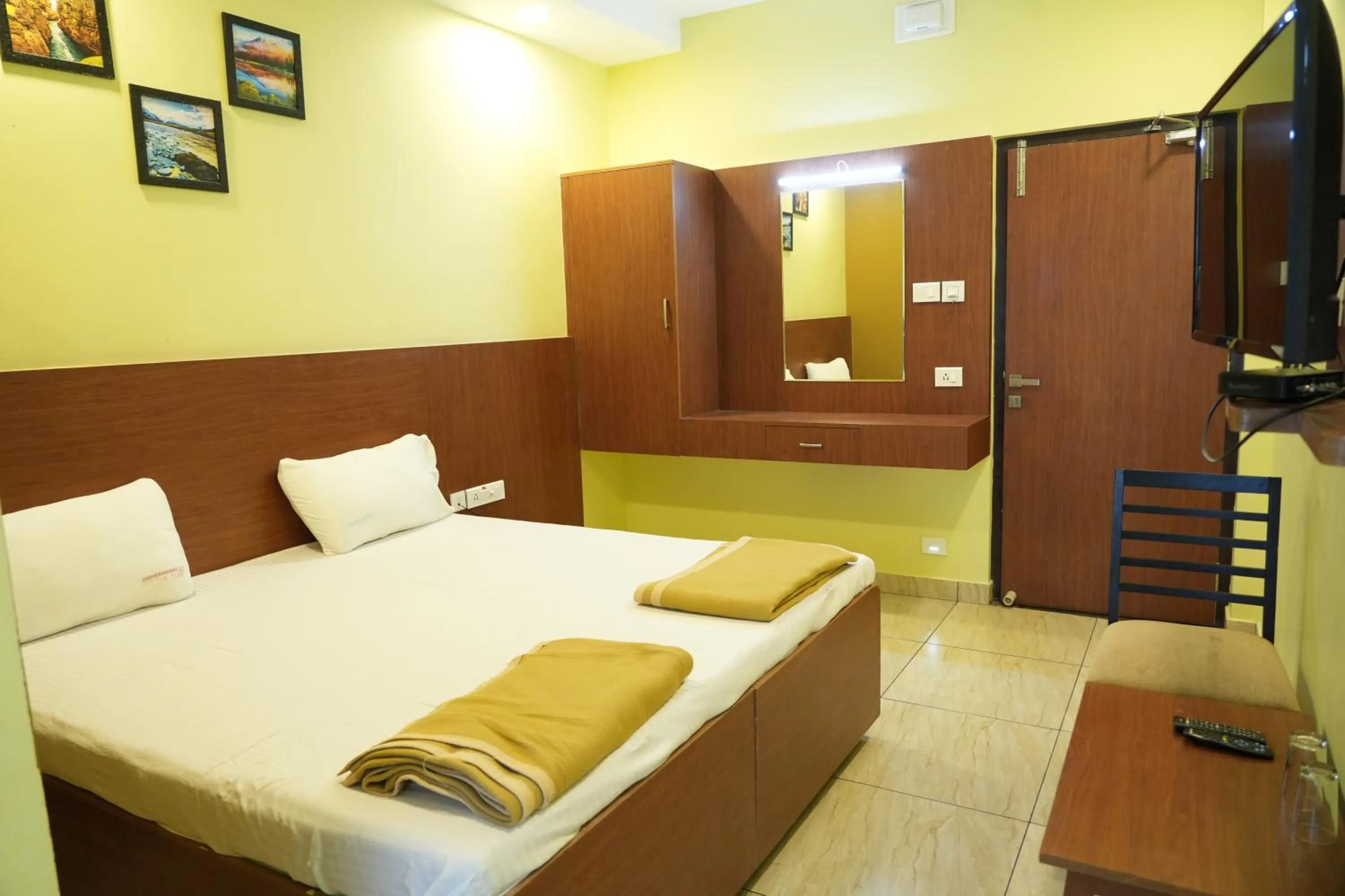 Bedroom, Bed in Sri Krishnan Residency