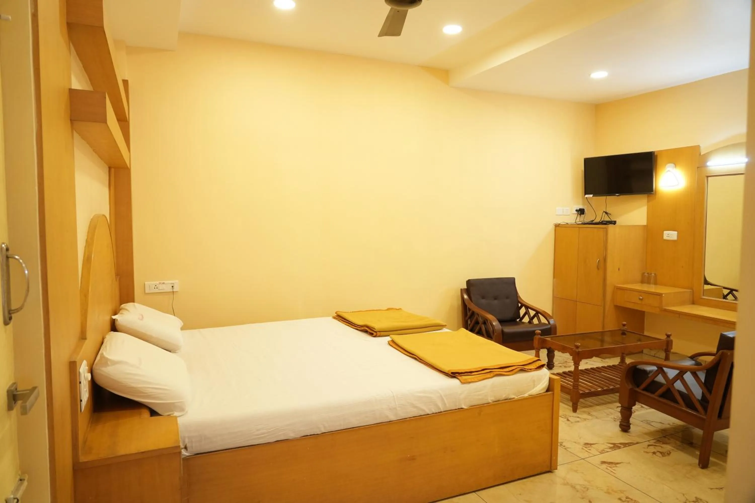 Bed in Sri Krishnan Residency