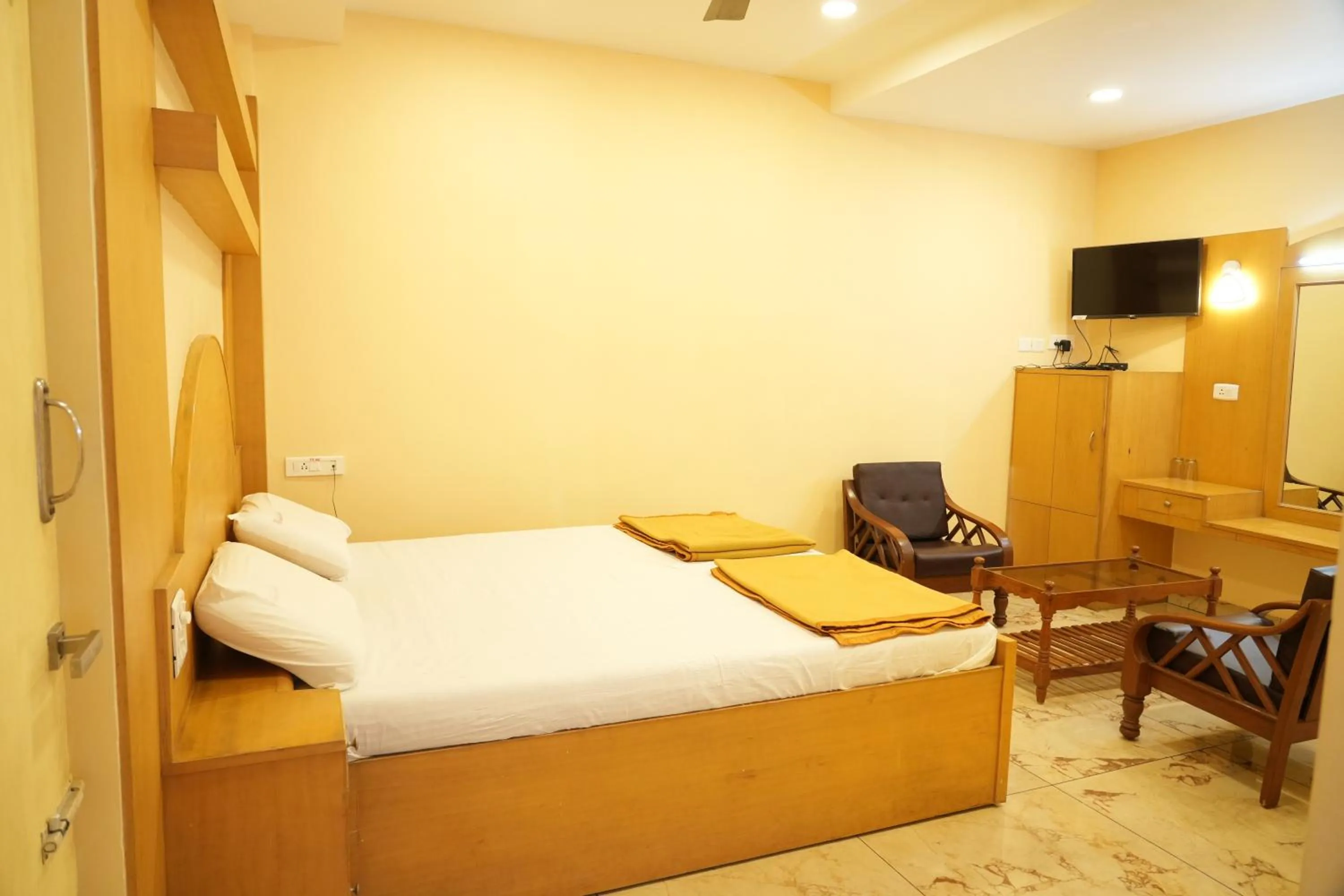 Bed in Sri Krishnan Residency