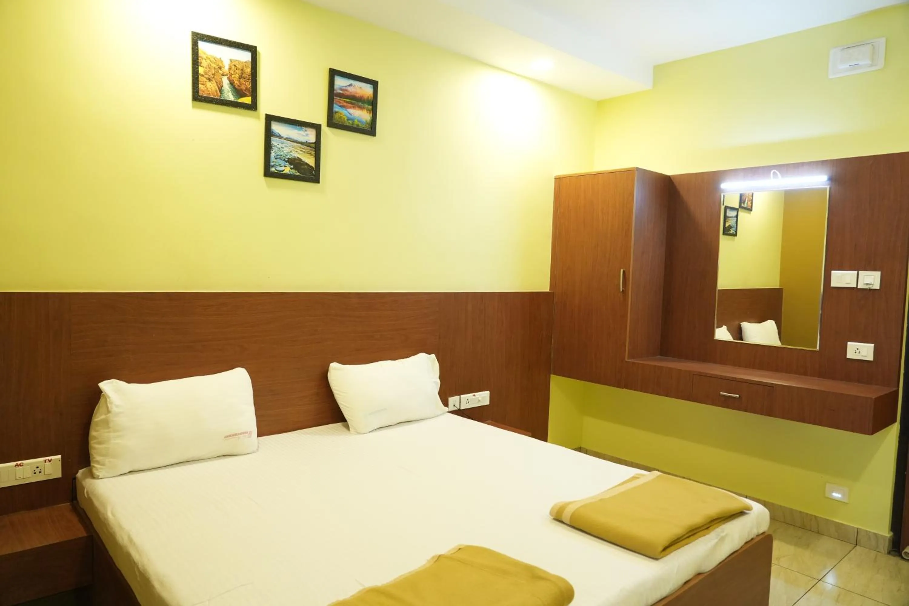 Bedroom, Bed in Sri Krishnan Residency