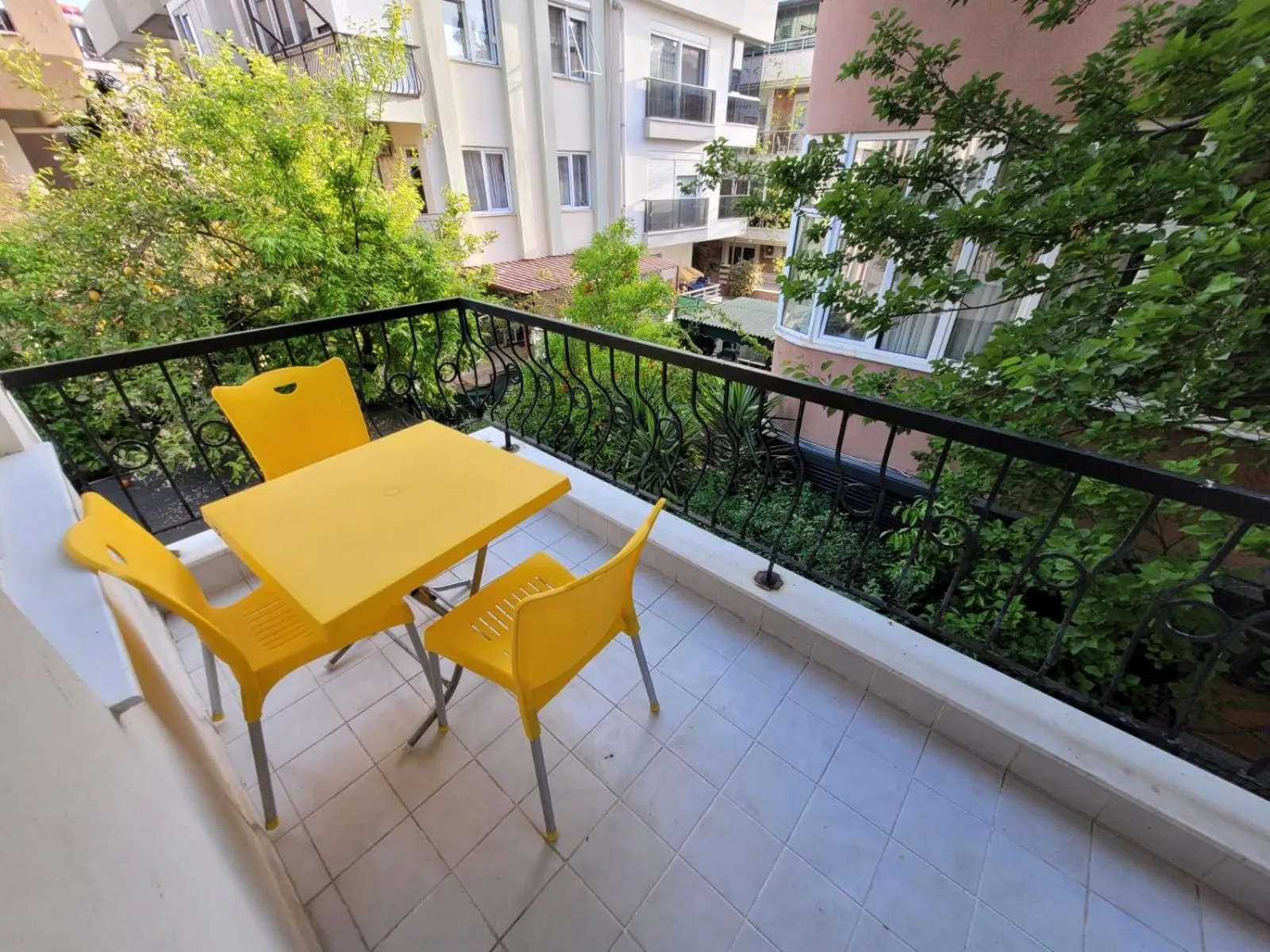 Spring in The U HOMES APART