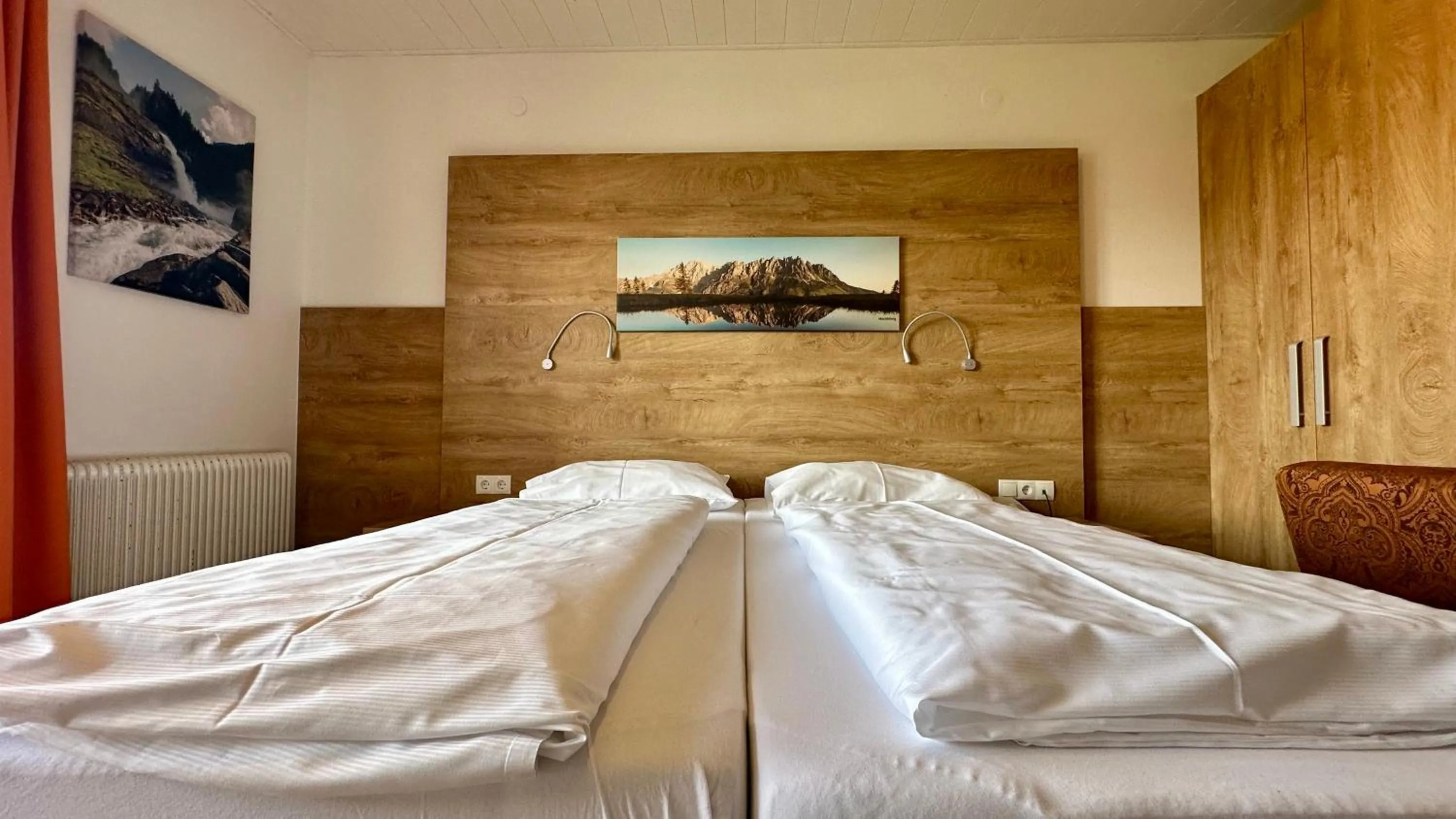 Photo of the whole room, Bed in Hotel Schöne Aussicht