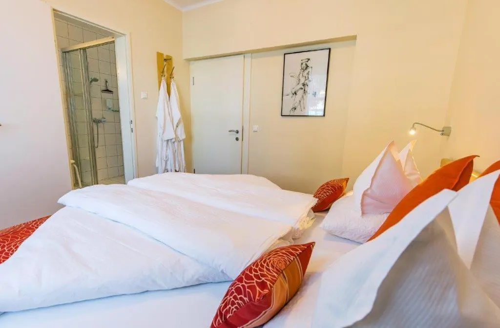 Bed in Das Moser - Hotel Garni am See (Adults Only)