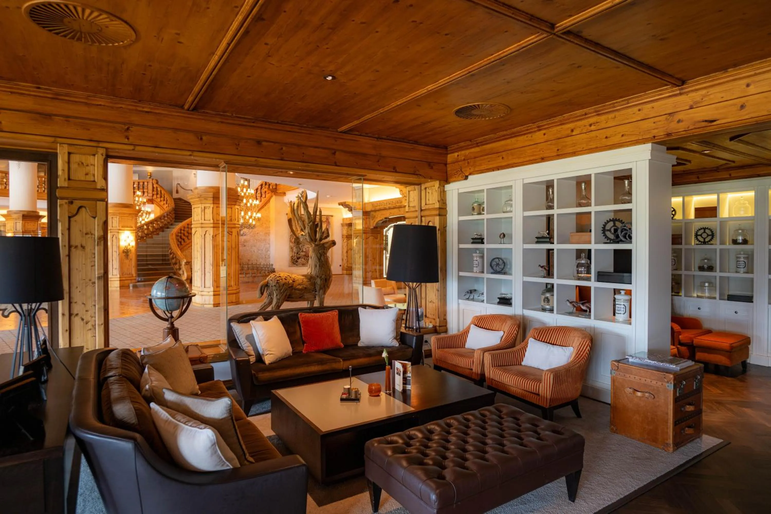 Communal lounge/ TV room in Interalpen-Hotel Tyrol