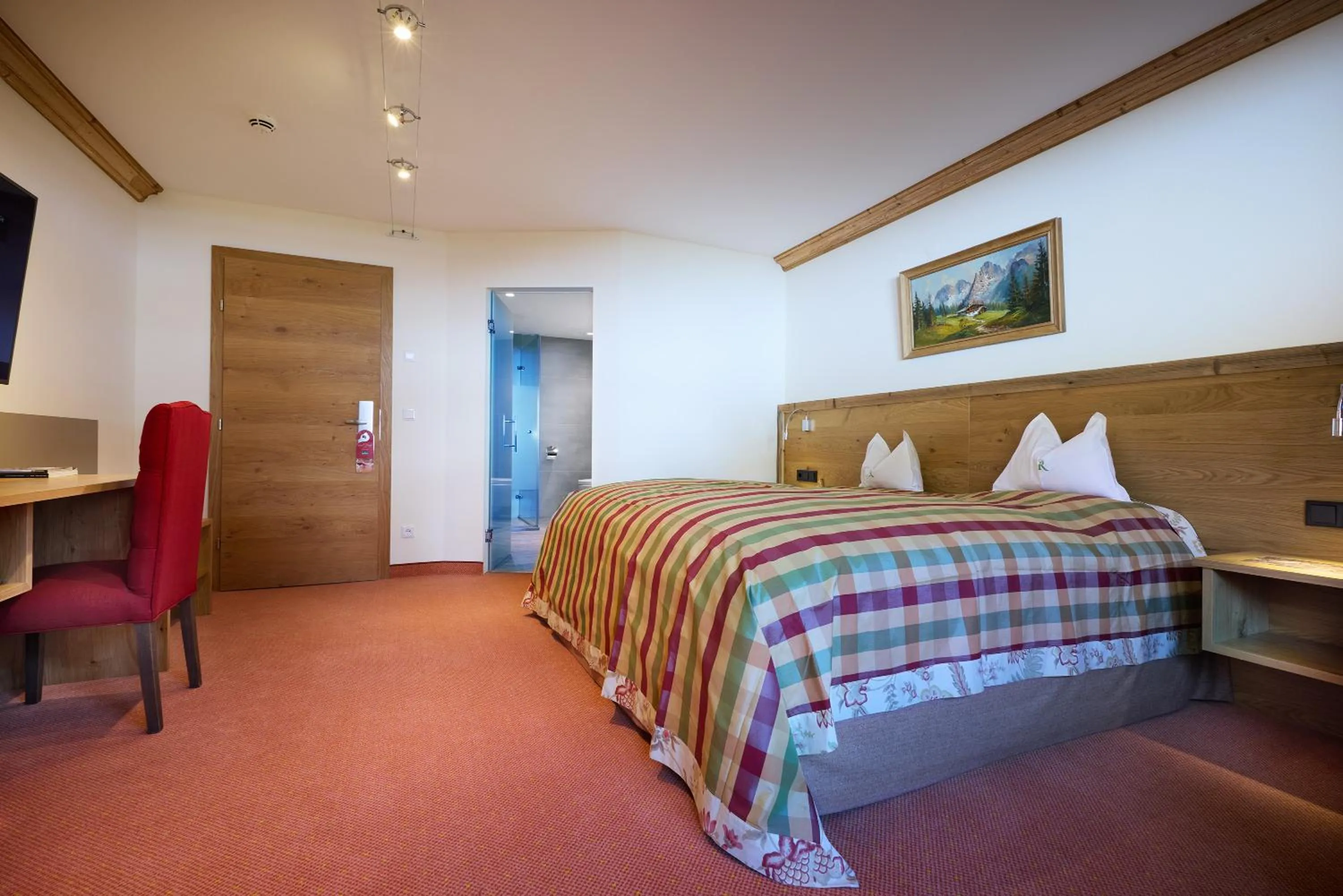 Photo of the whole room, Bed in Rasmushof - Hotel Kitzbühel