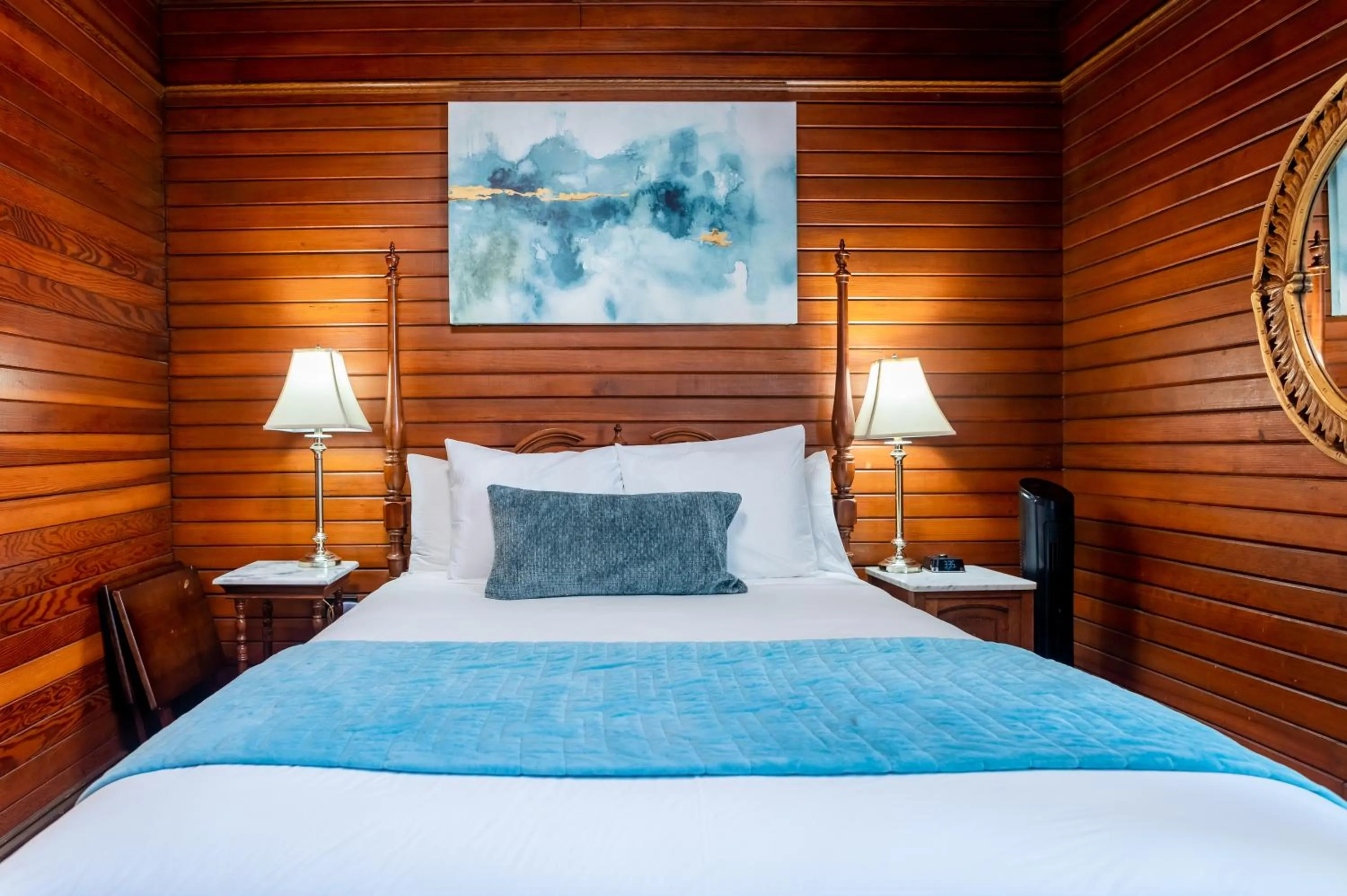 Bed in Gilbert Inn Seaside