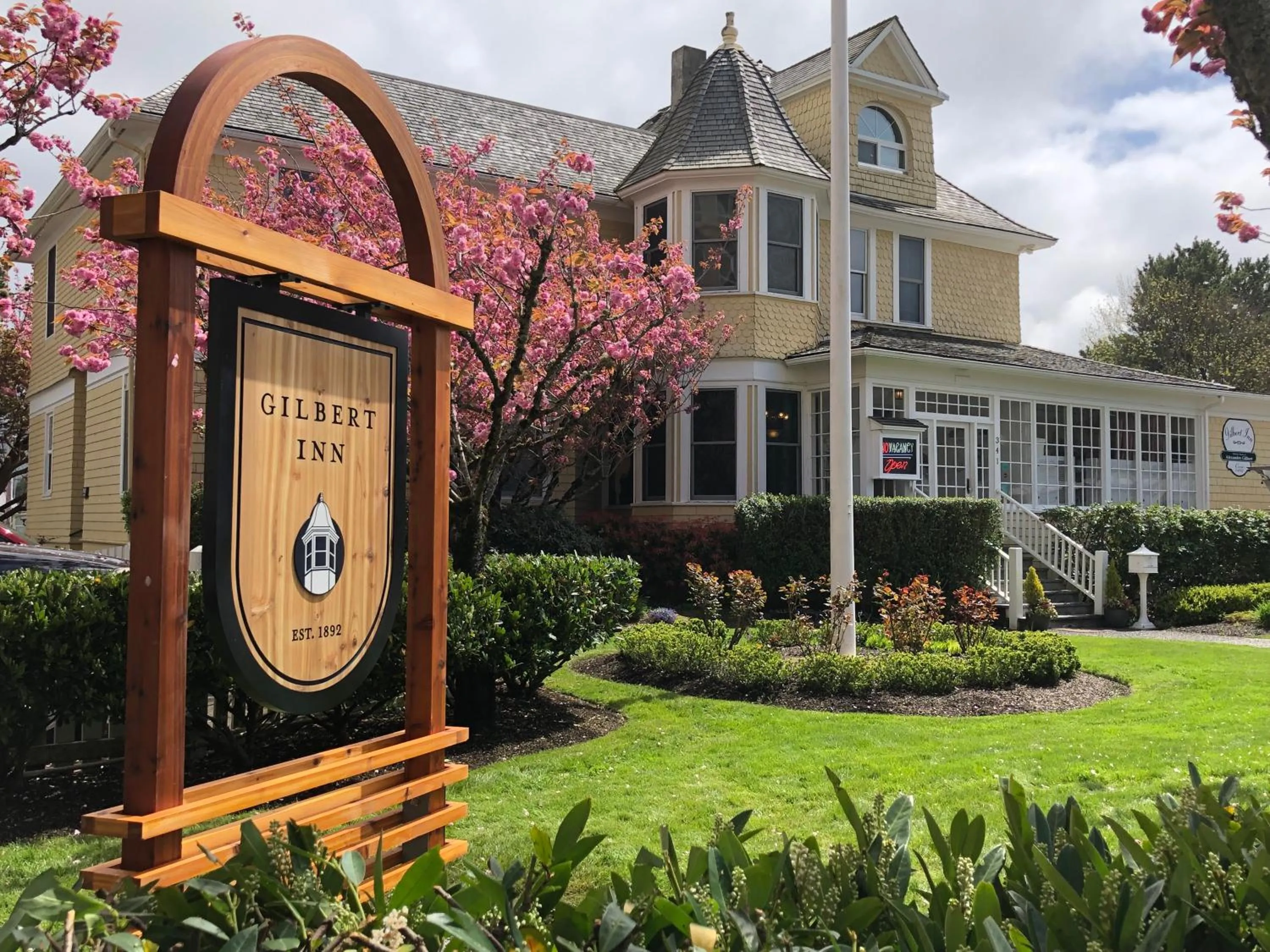 Property building in Gilbert Inn Seaside