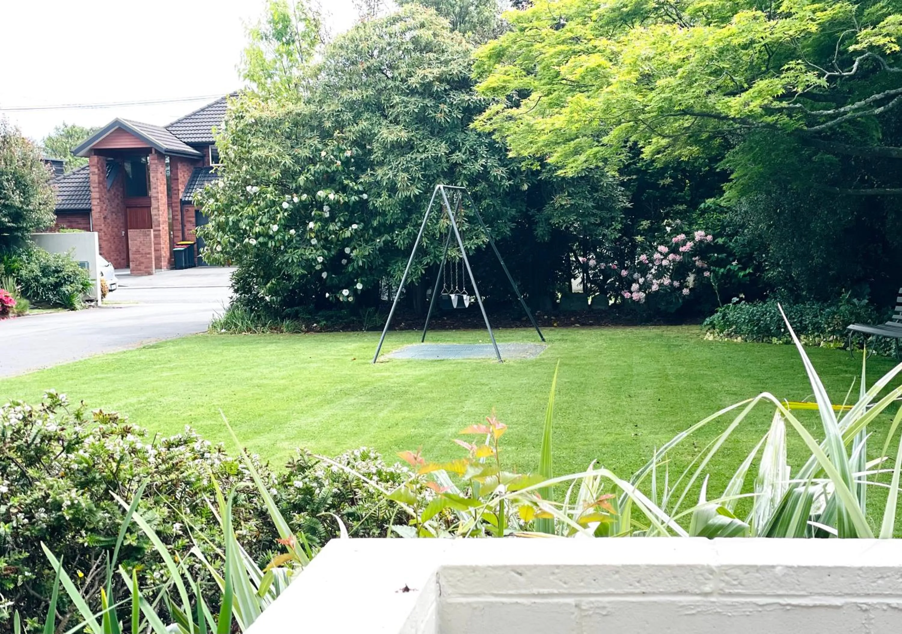 Garden view in Ashleigh Court Motel-Christchurch Hagley Park