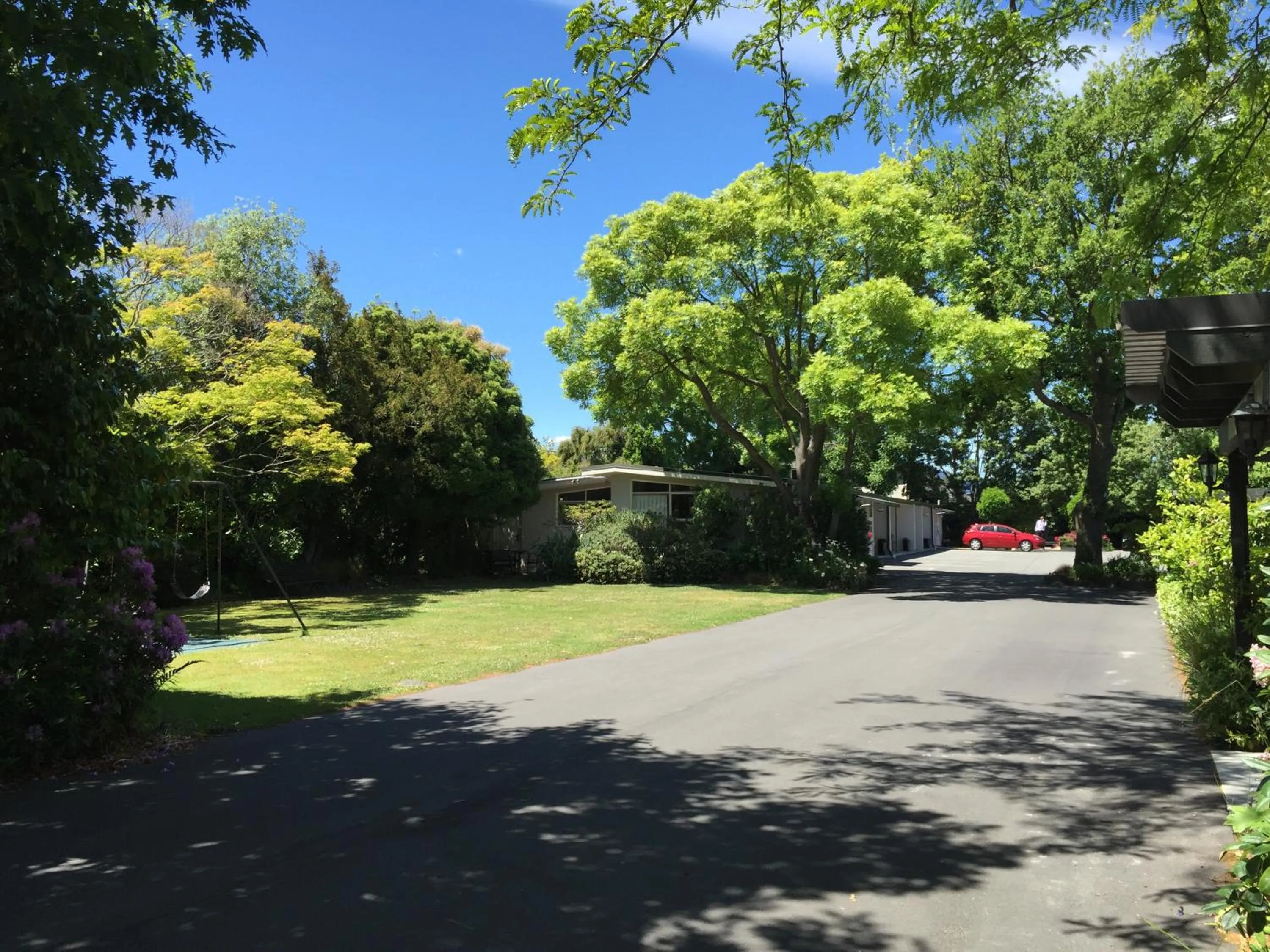 Garden in Ashleigh Court Motel-Christchurch Hagley Park