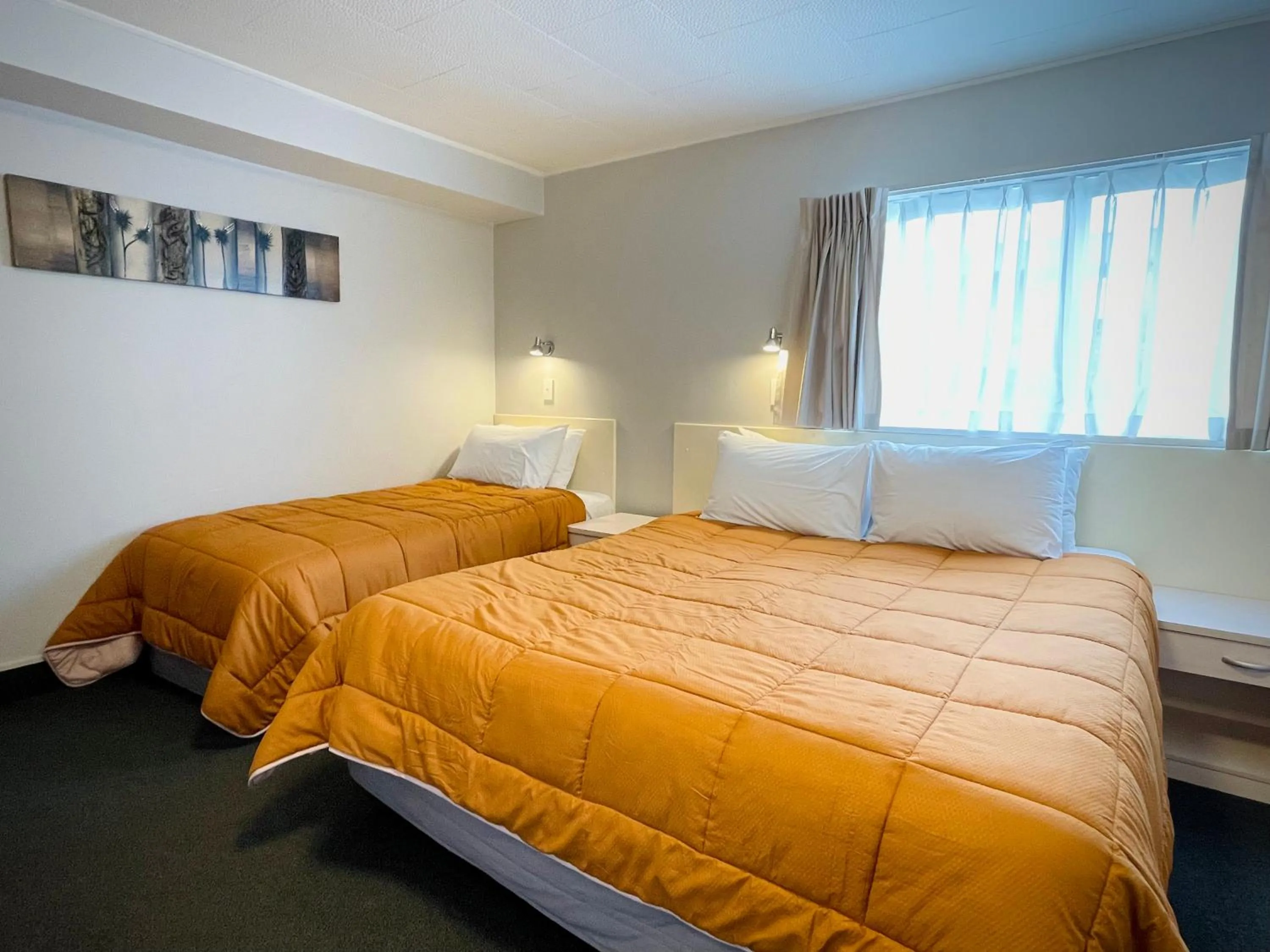 Bed in Ashleigh Court Motel-Christchurch Hagley Park