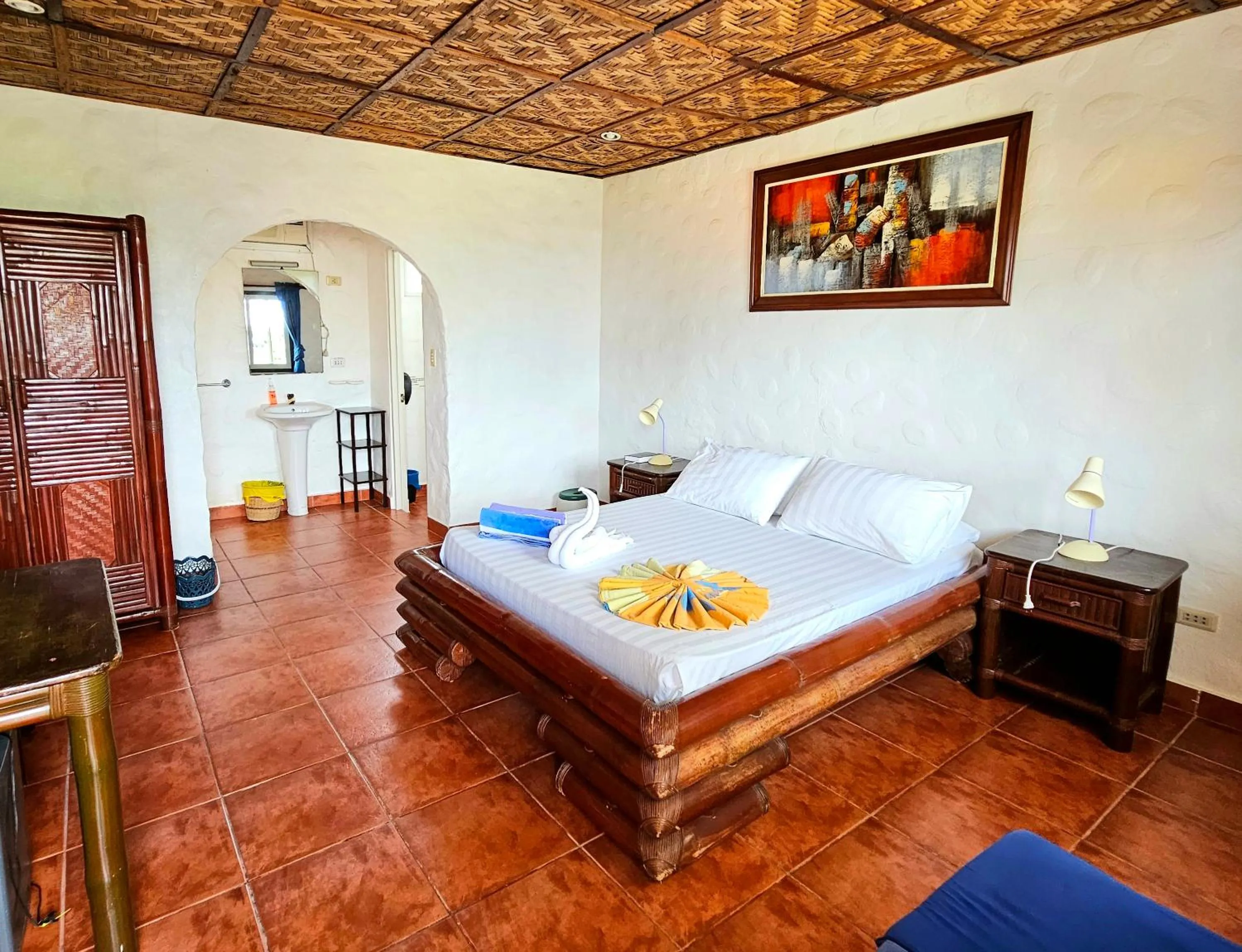 Photo of the whole room, Bed in Little Mermaid Dive Resort