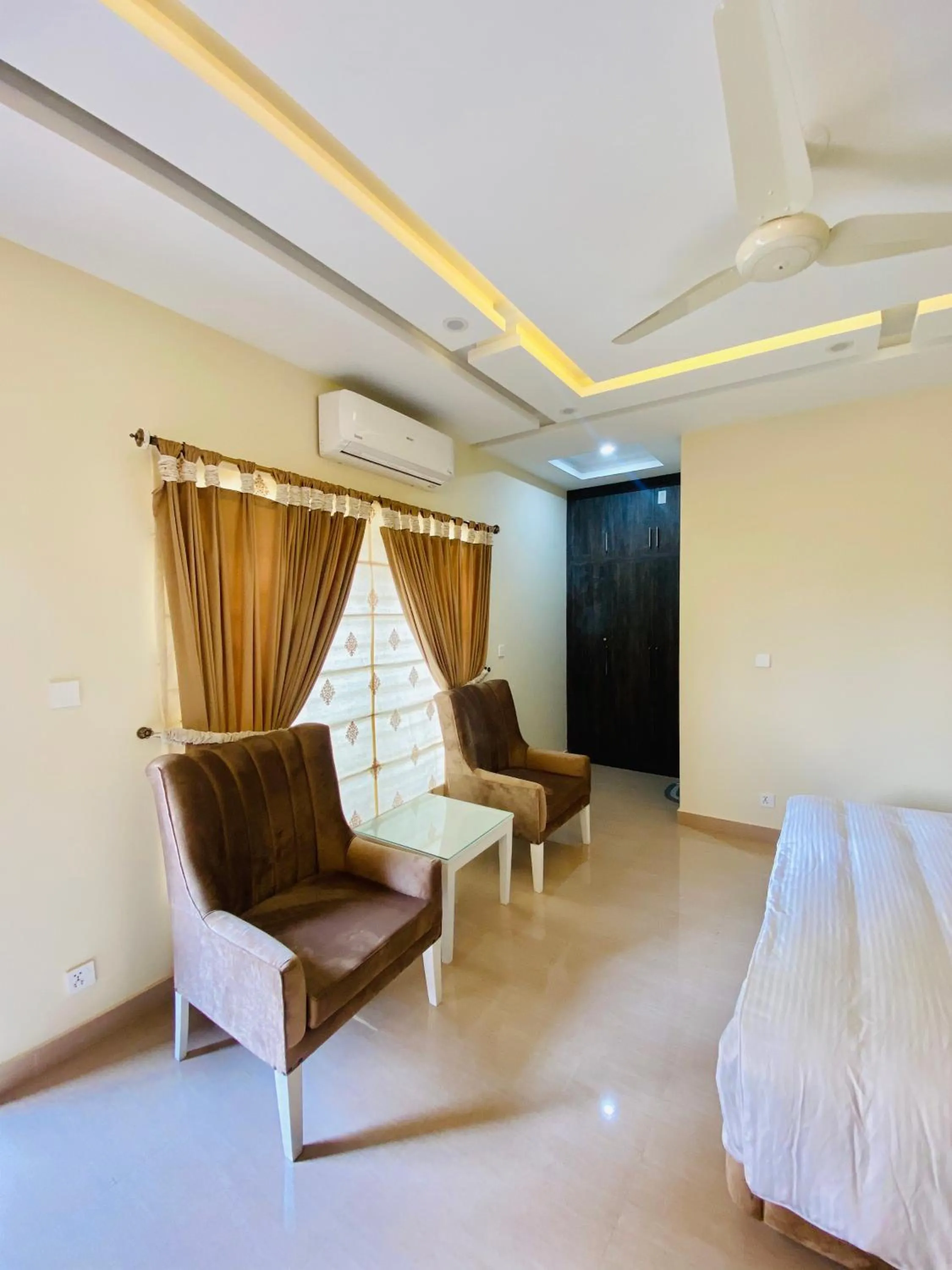 Continental boutique House