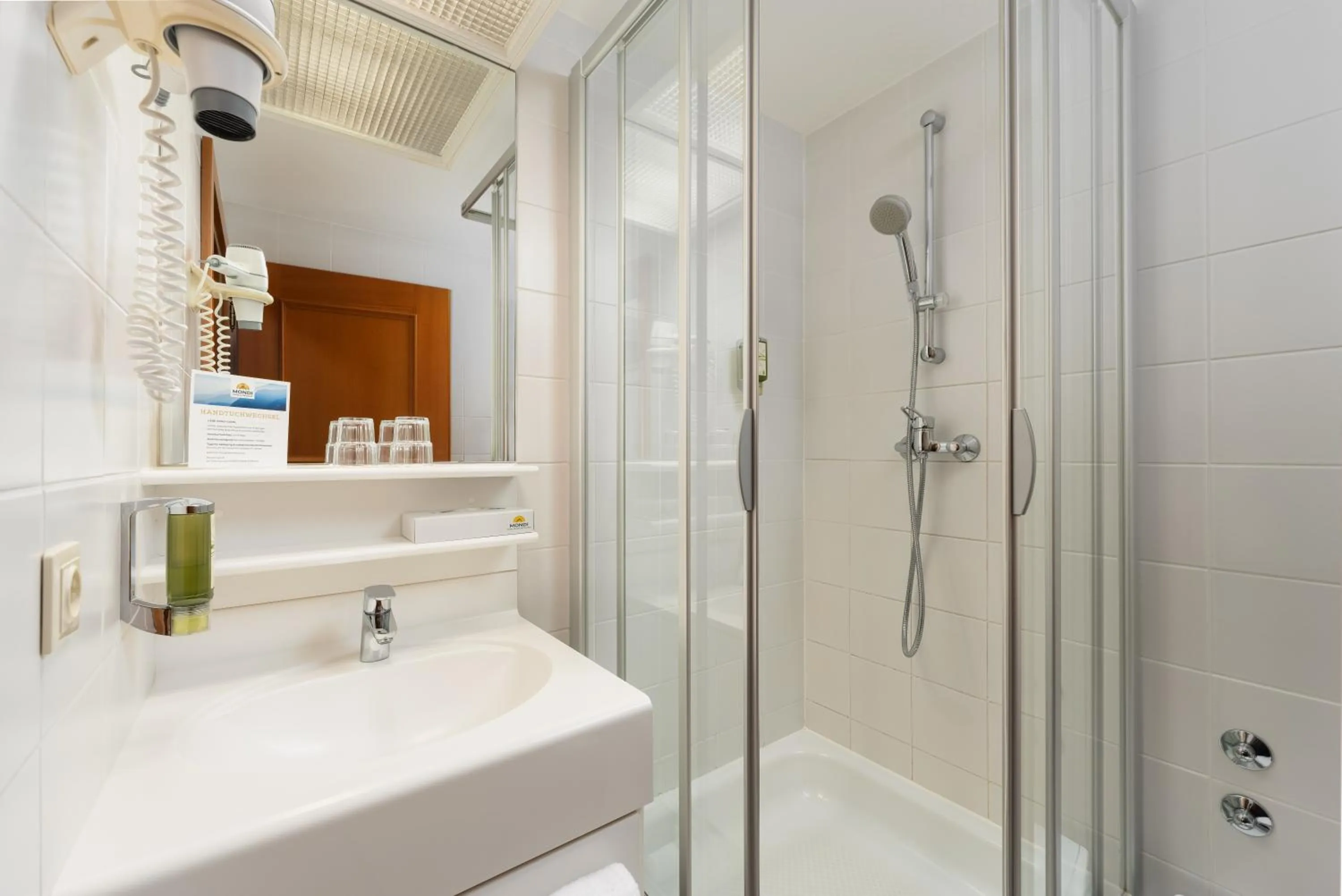 Shower in MONDI Hotel Bellevue Gastein