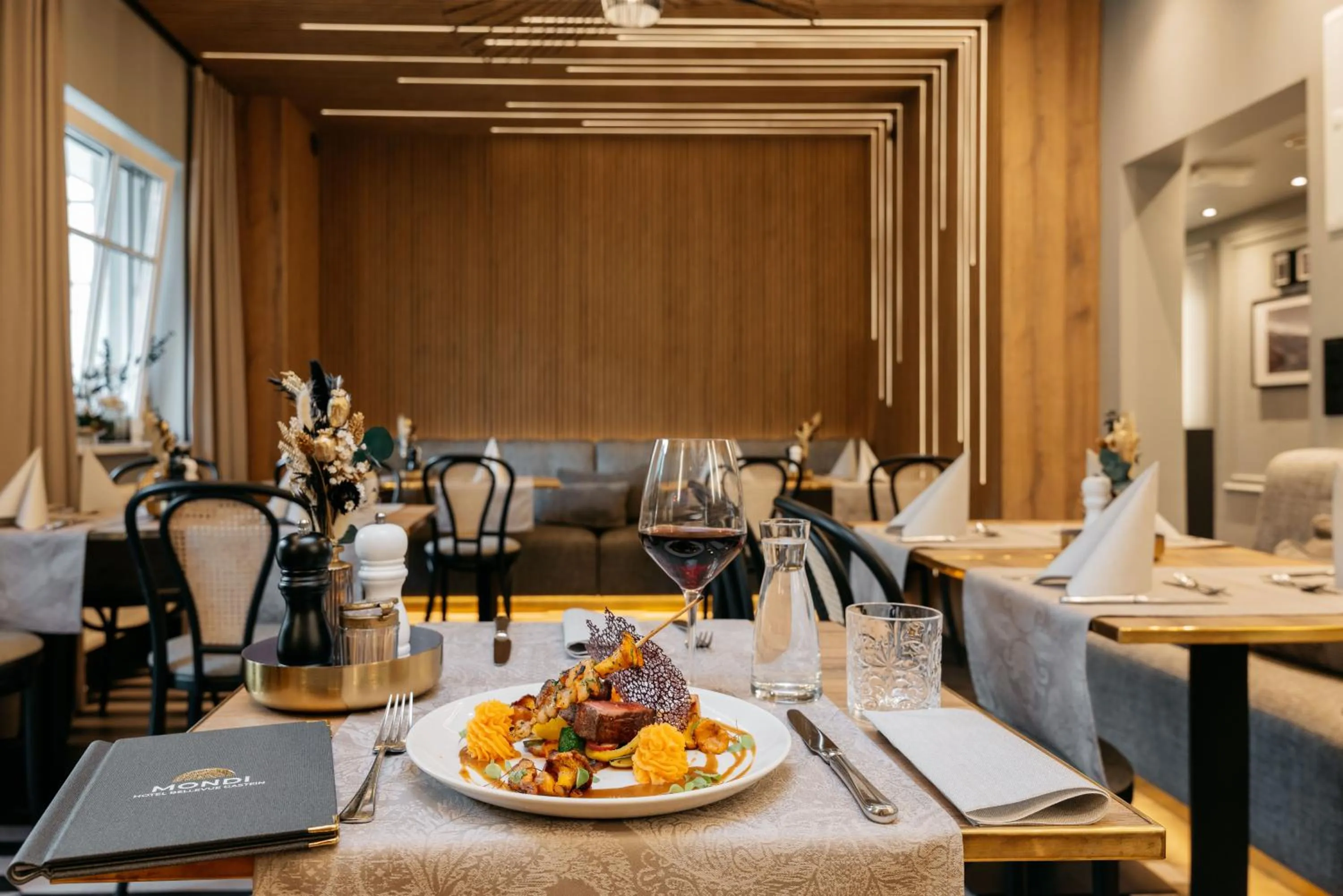 Restaurant/places to eat in MONDI Hotel Bellevue Gastein