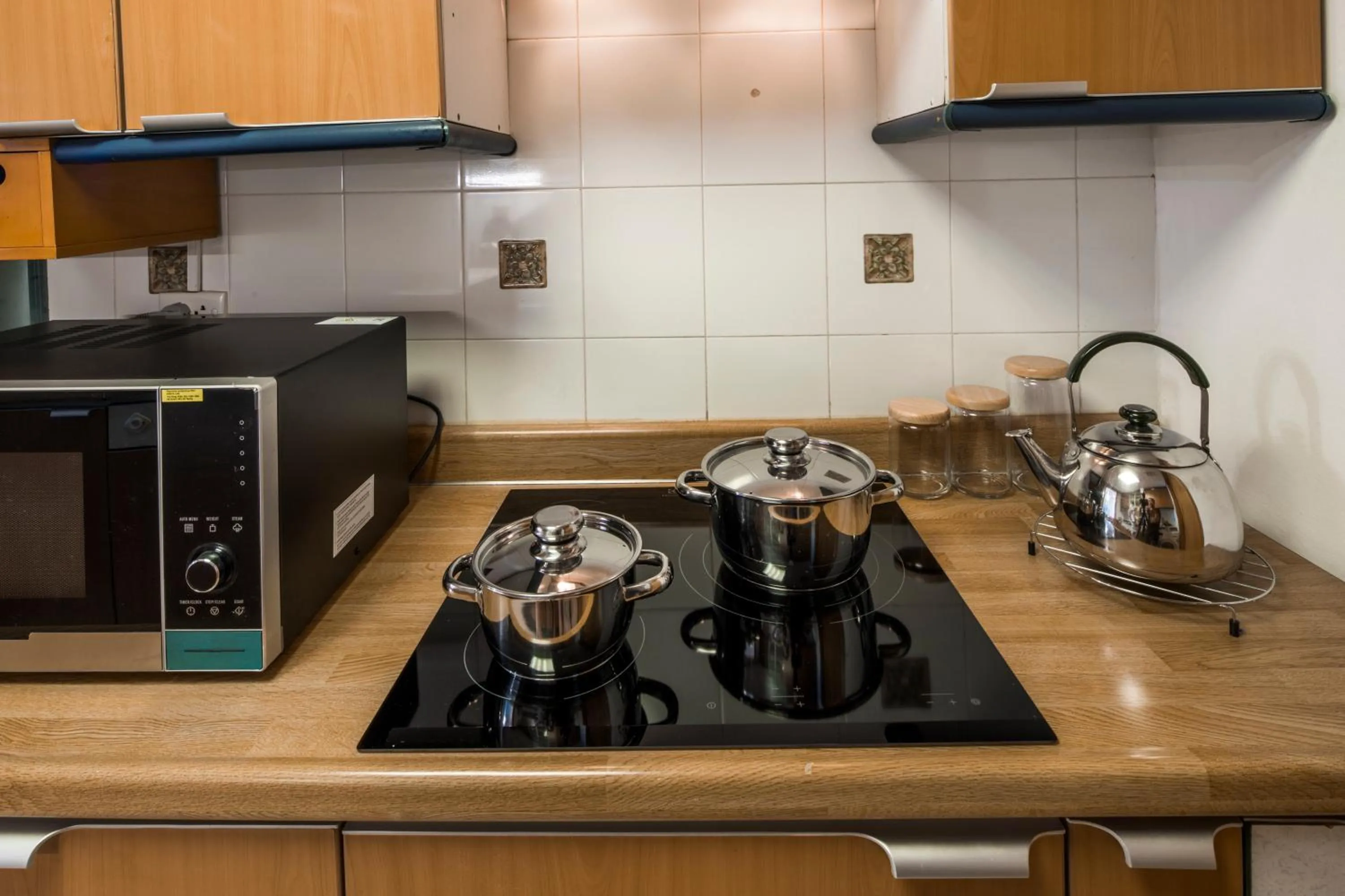 Kitchen or kitchenette in Rose Garden Residences