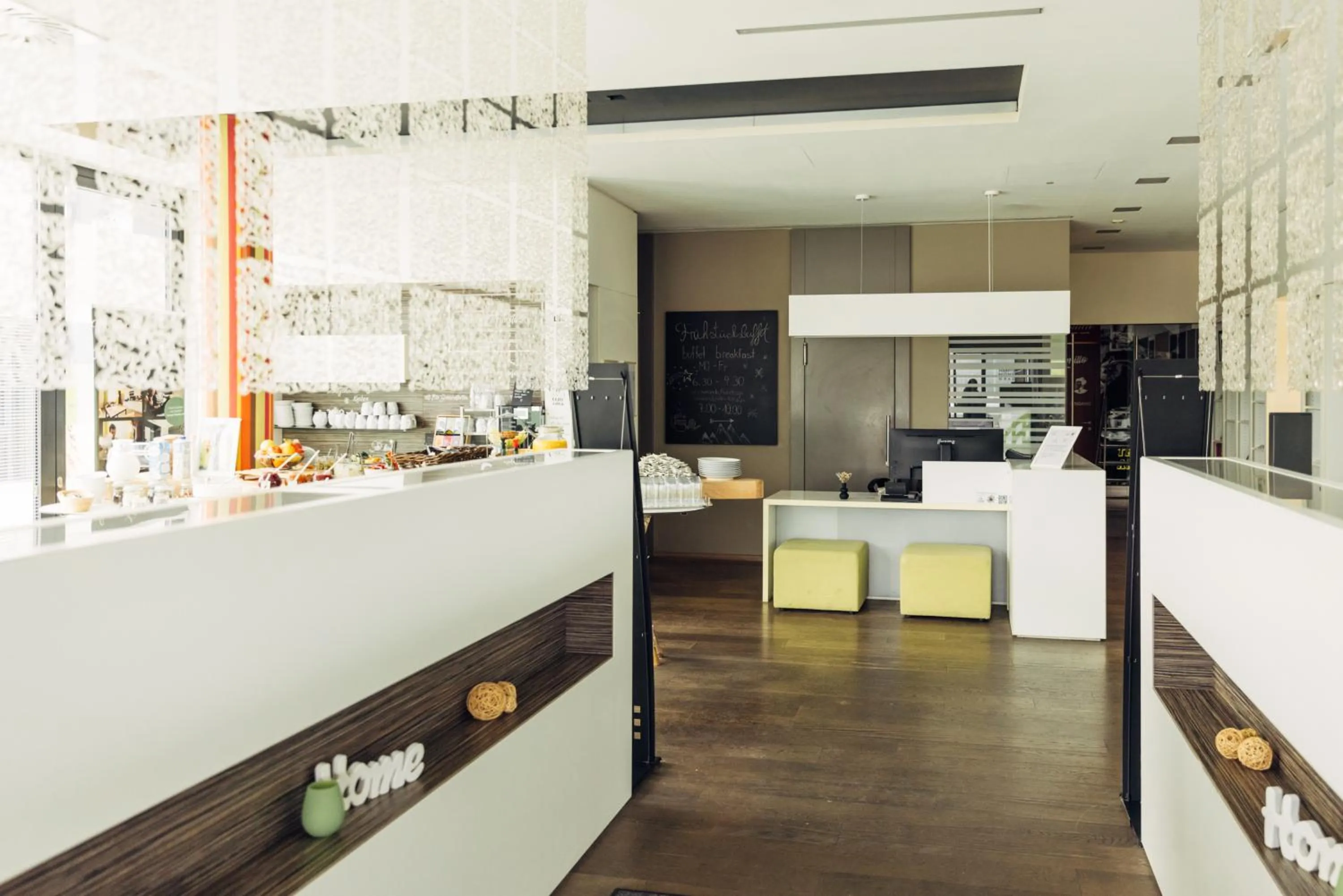 Lobby or reception in harry's home Hart bei Graz hotel & apartments