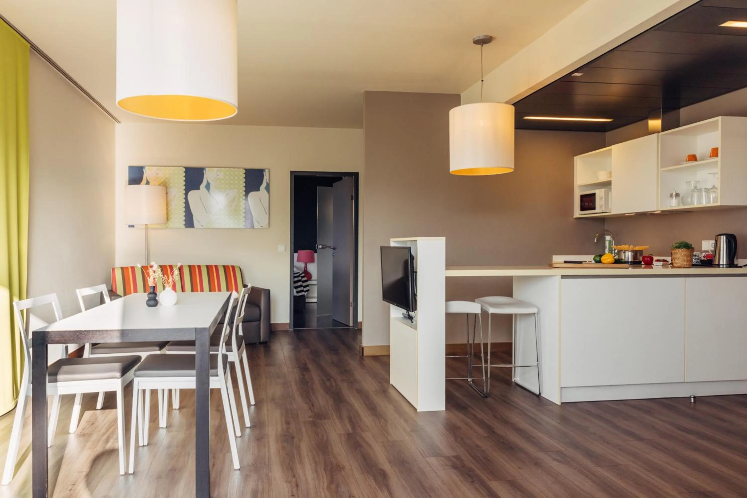 Dining area in harry's home Hart bei Graz hotel & apartments