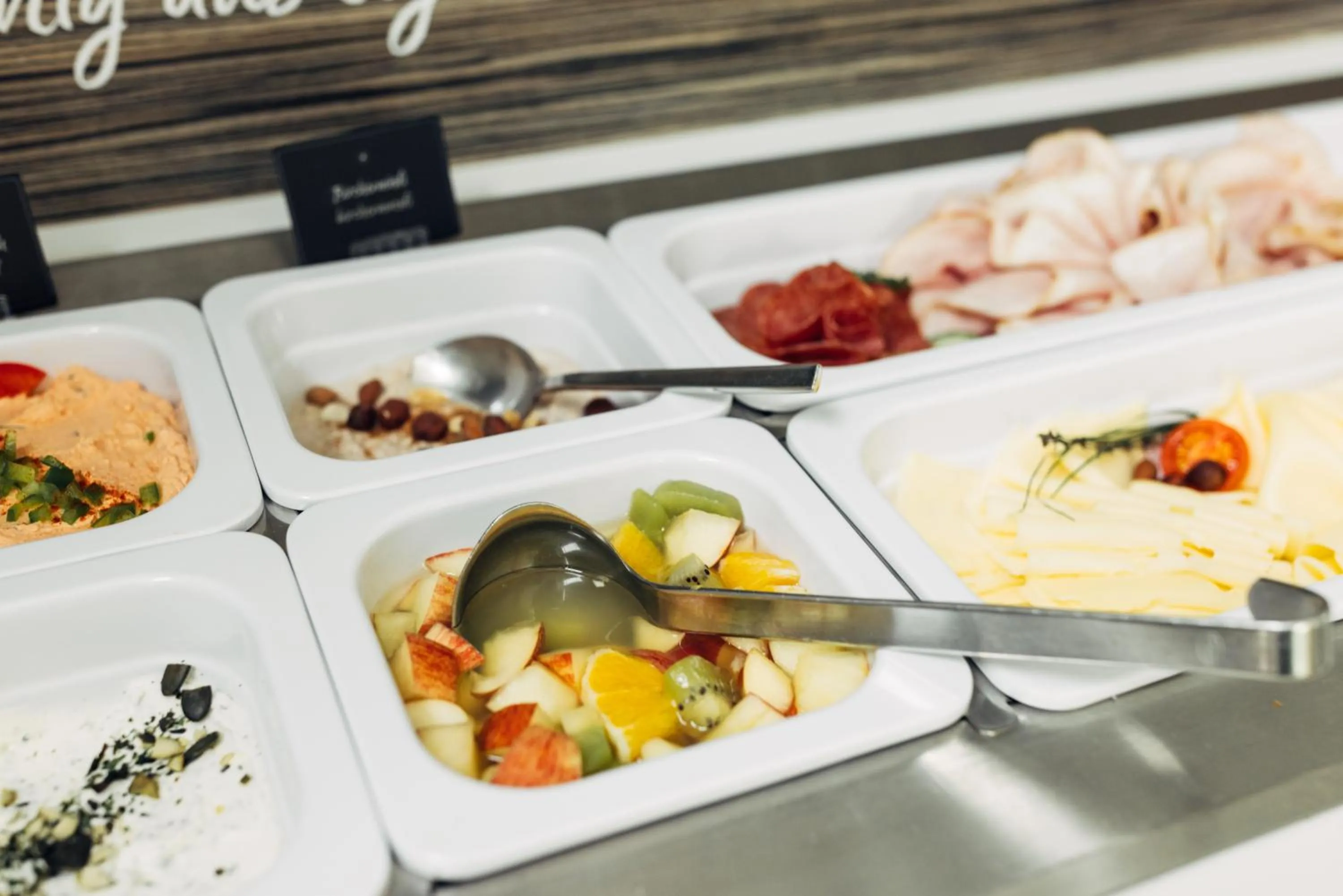 Buffet breakfast in harry's home Hart bei Graz hotel & apartments