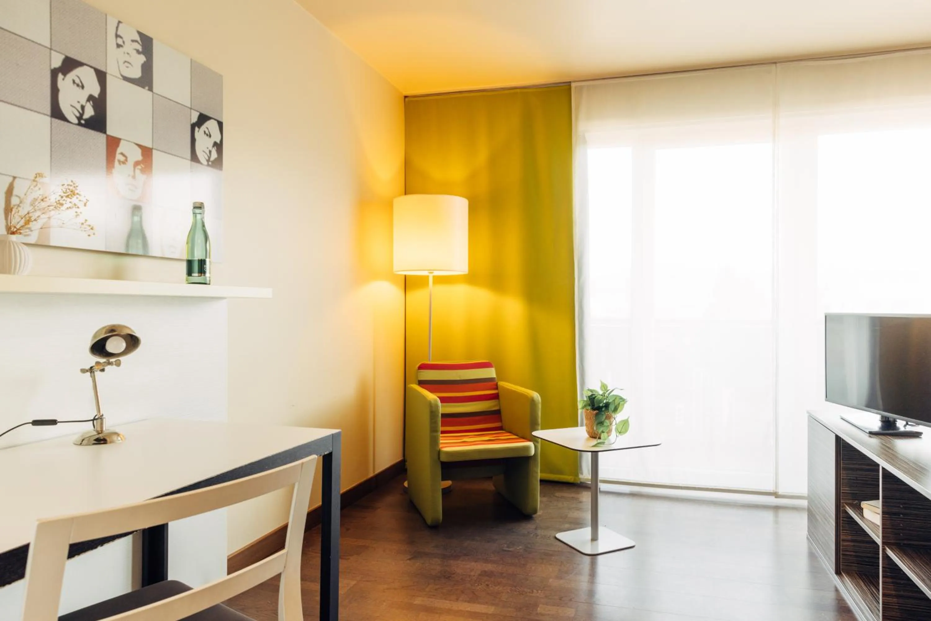 TV and multimedia in harry's home Hart bei Graz hotel & apartments