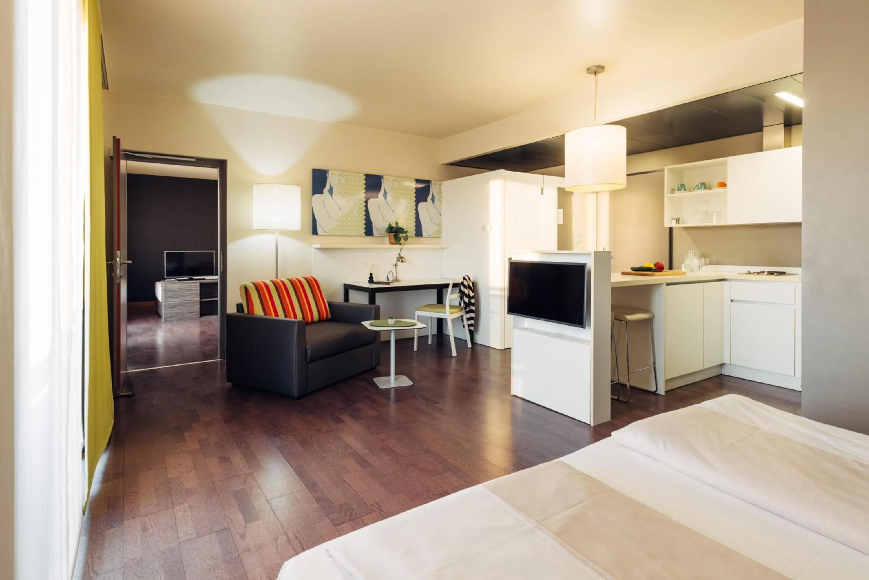 Photo of the whole room, Bed in harry's home Hart bei Graz hotel & apartments