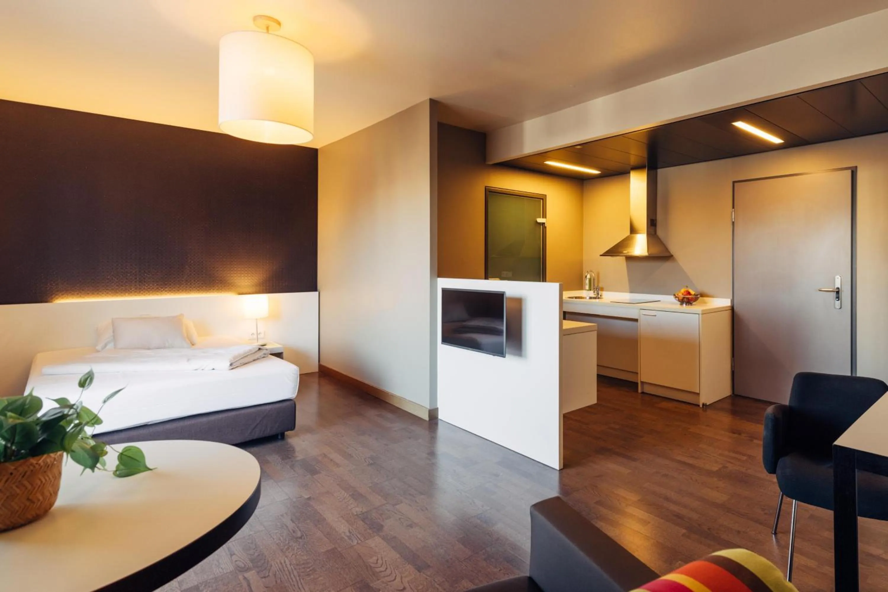 Photo of the whole room in harry's home Hart bei Graz hotel & apartments